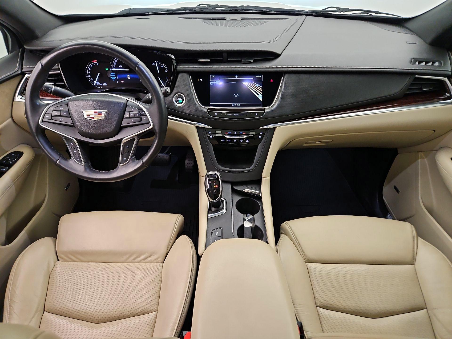 Thumbnail: 2017 Cadillac XT5 - 9