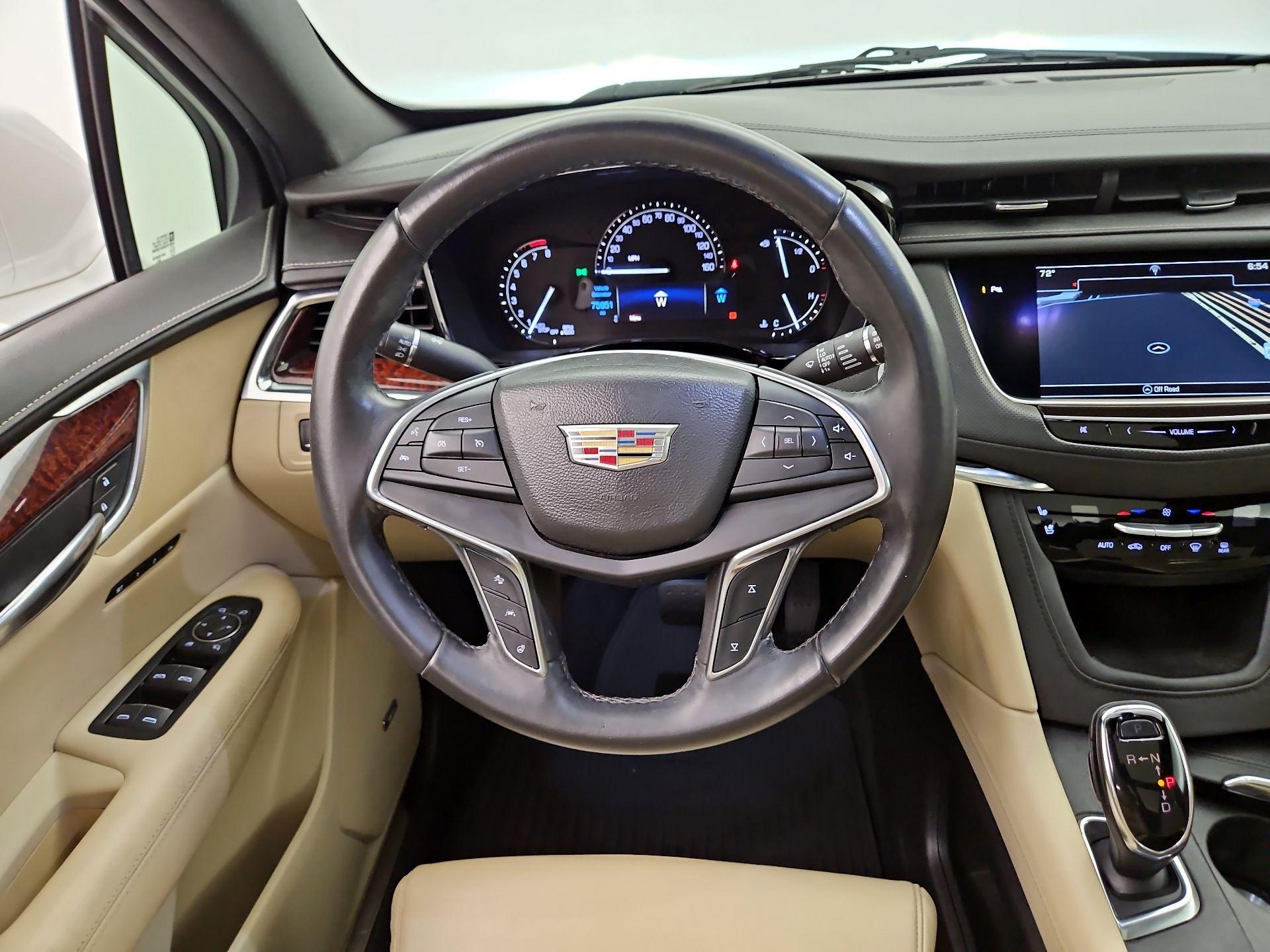 Thumbnail: 2017 Cadillac XT5 - 10