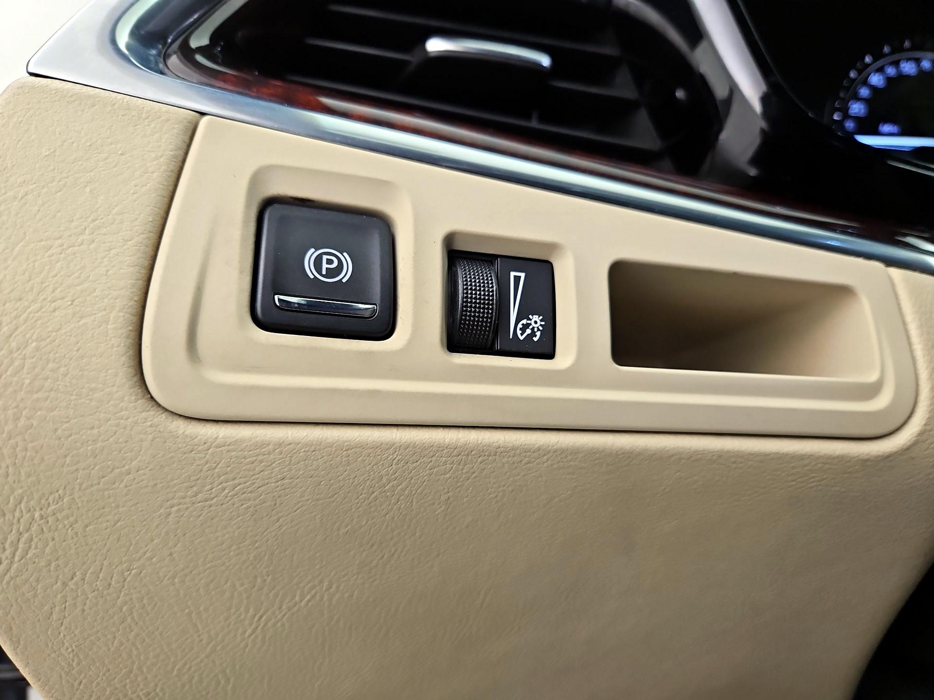 Thumbnail: 2017 Cadillac XT5 - 13