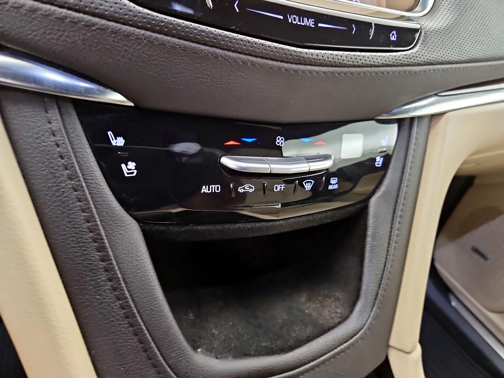 Thumbnail: 2017 Cadillac XT5 - 17