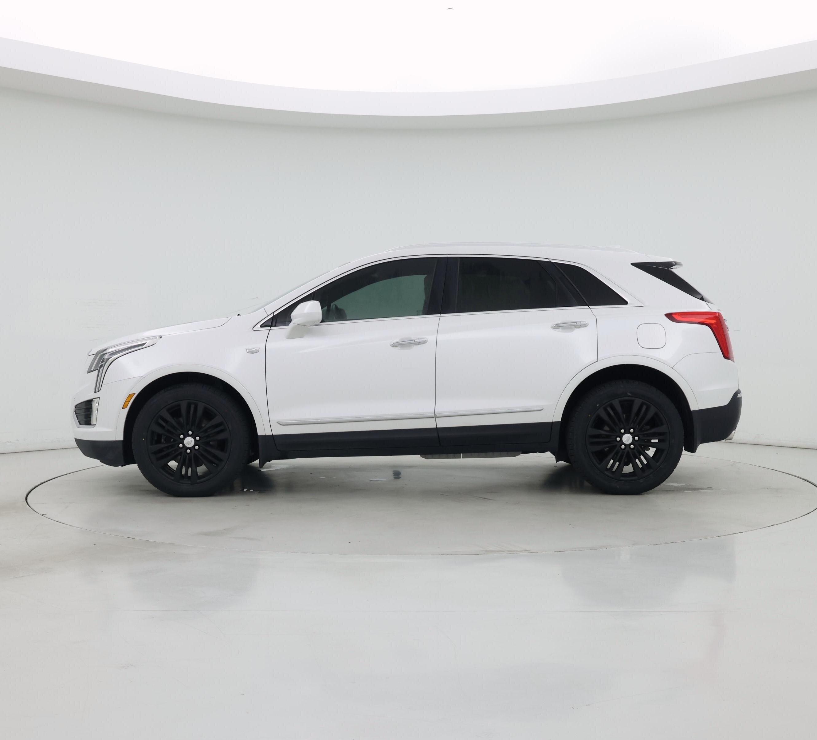 Thumbnail: 2017 Cadillac XT5 - 3