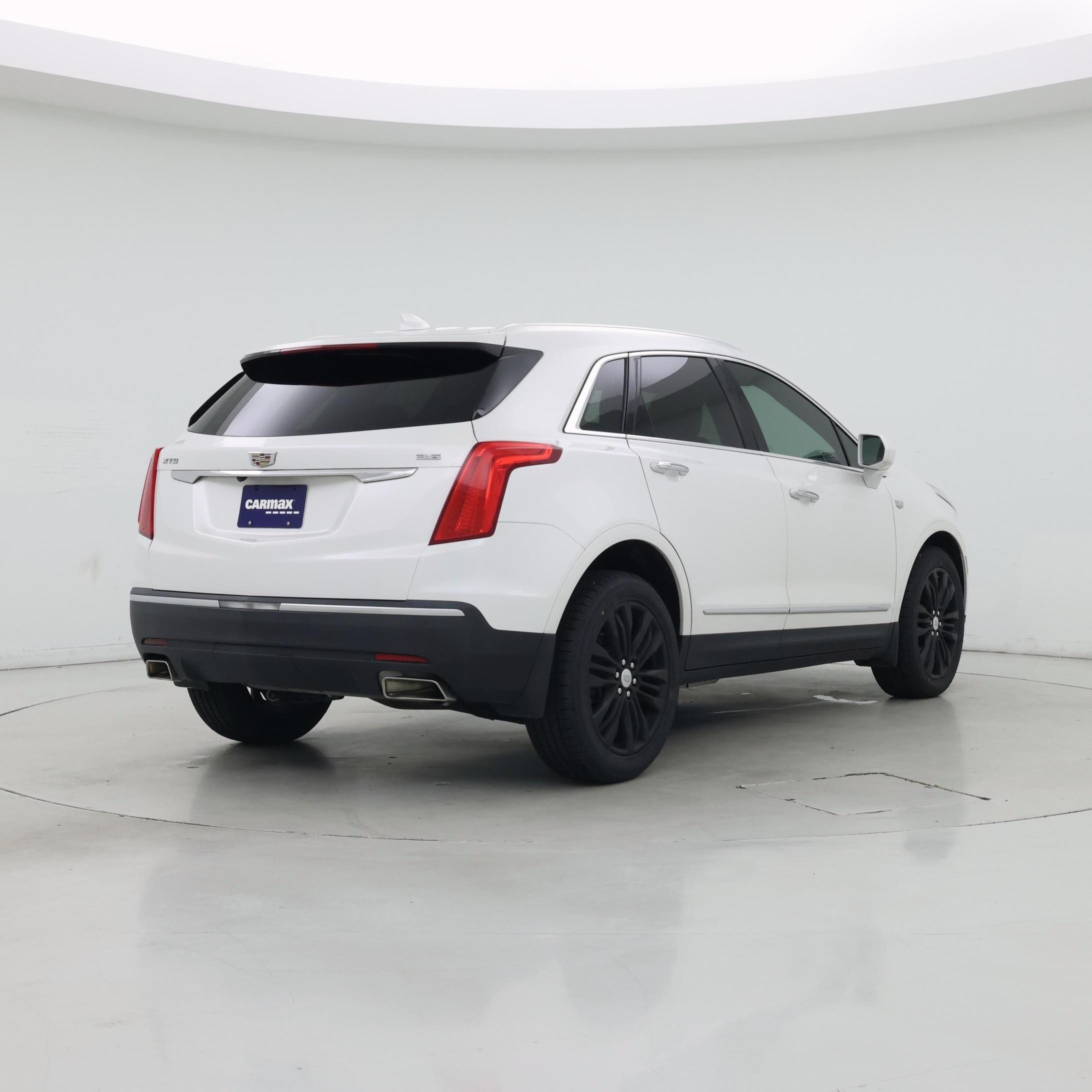 Thumbnail: 2017 Cadillac XT5 - 8