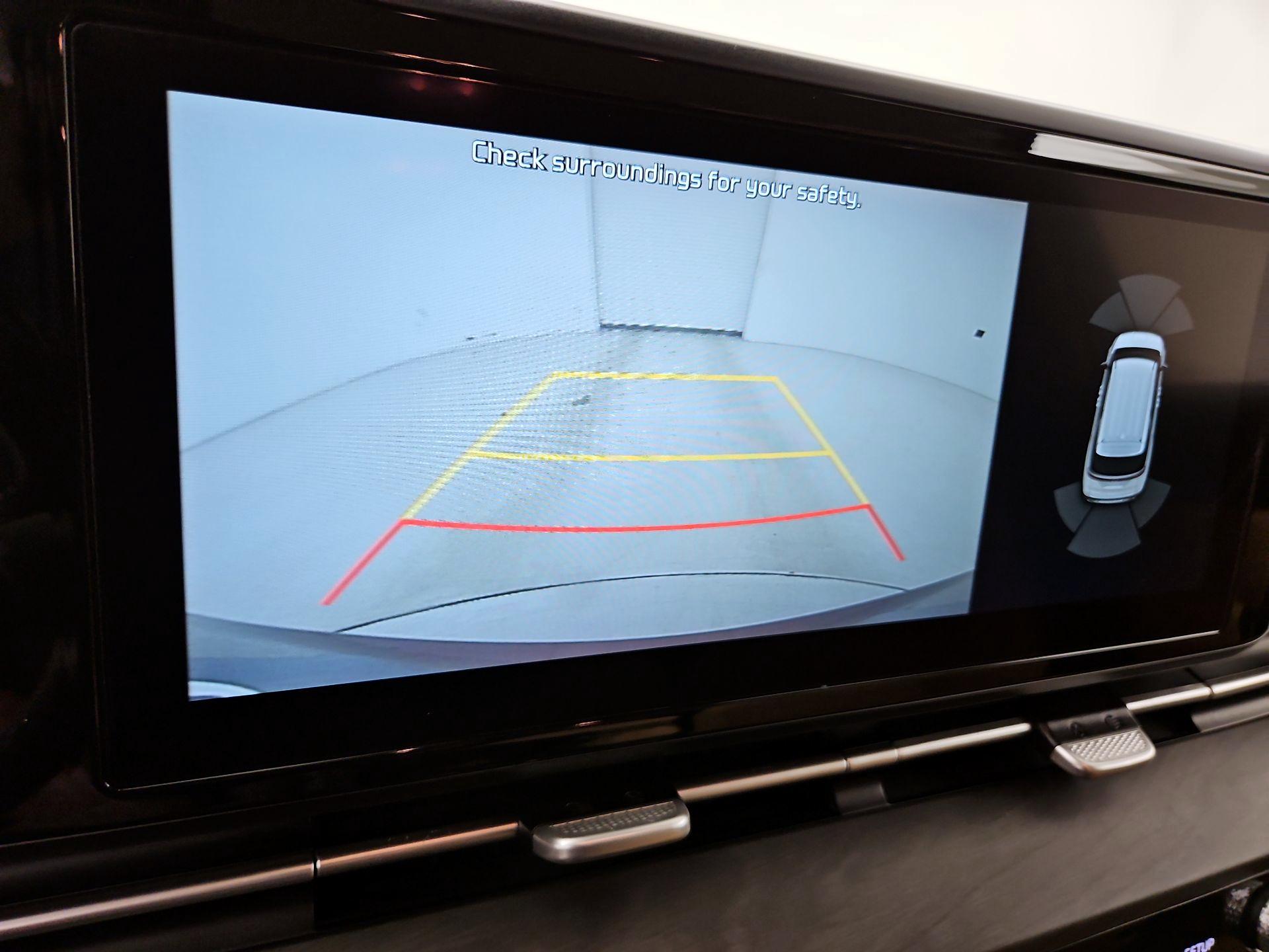 Thumbnail: 2022 Kia Carnival - 15