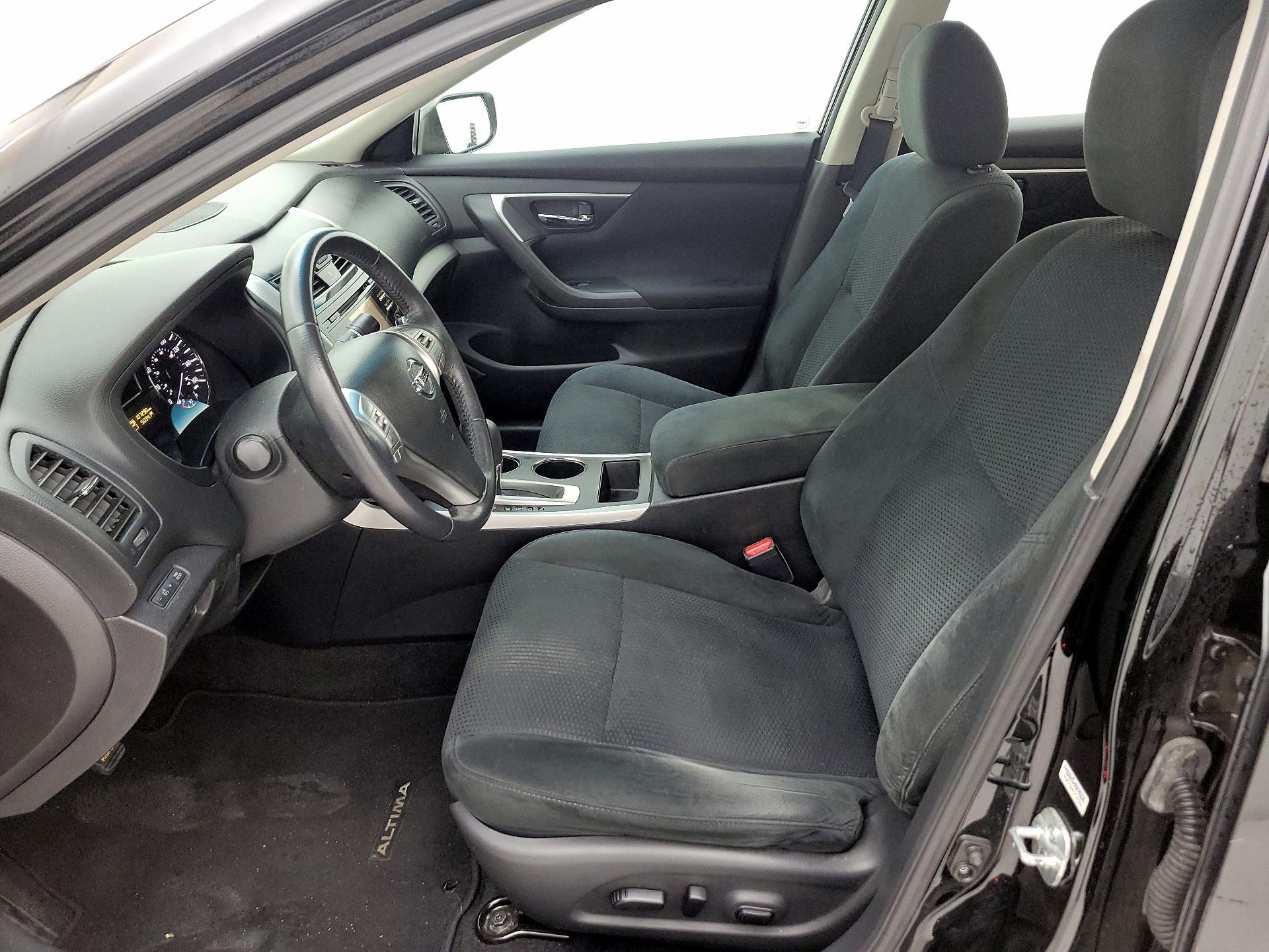 Thumbnail: 2015 Nissan Altima - 11