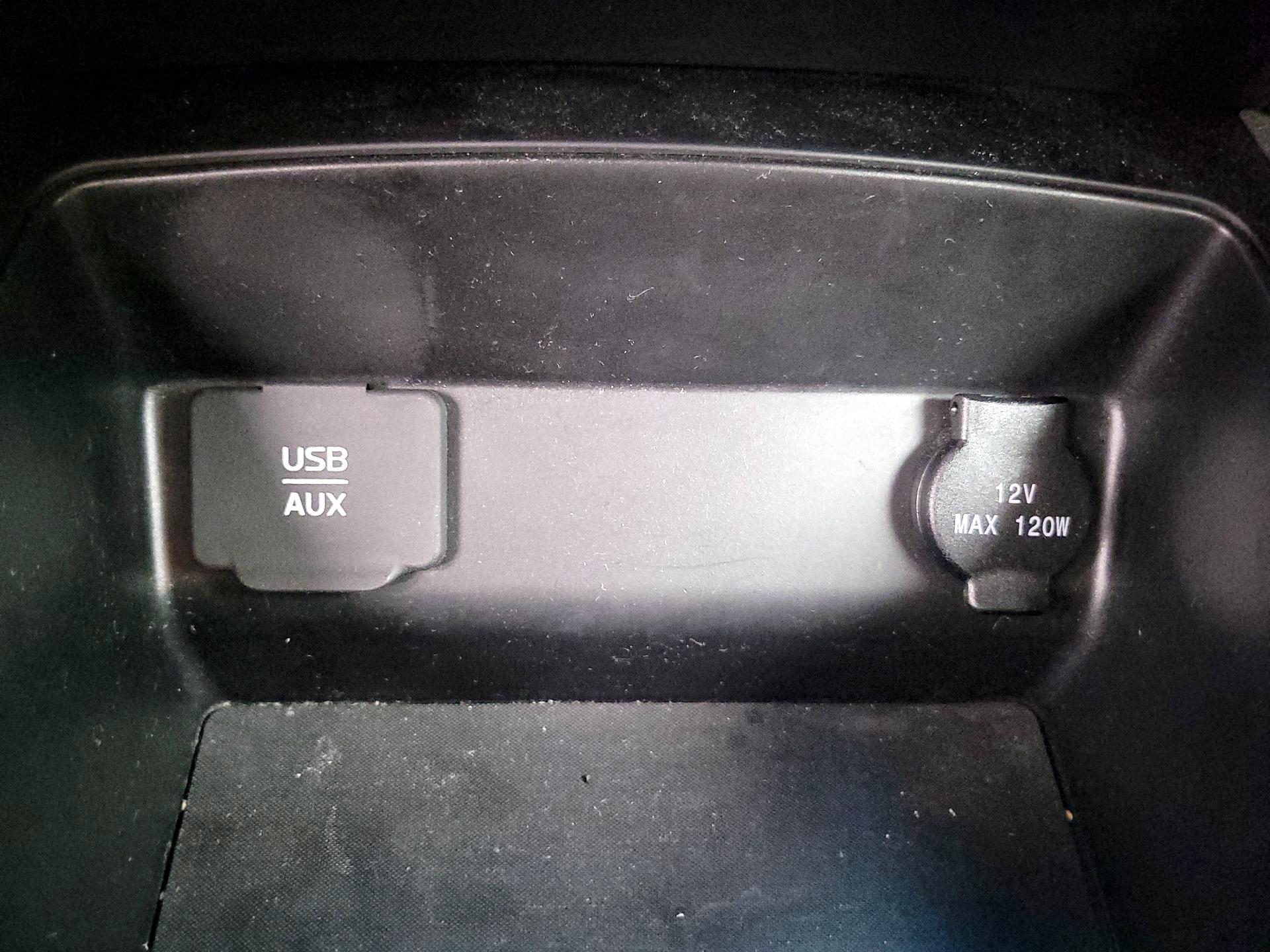 Thumbnail: 2015 Nissan Altima - 18