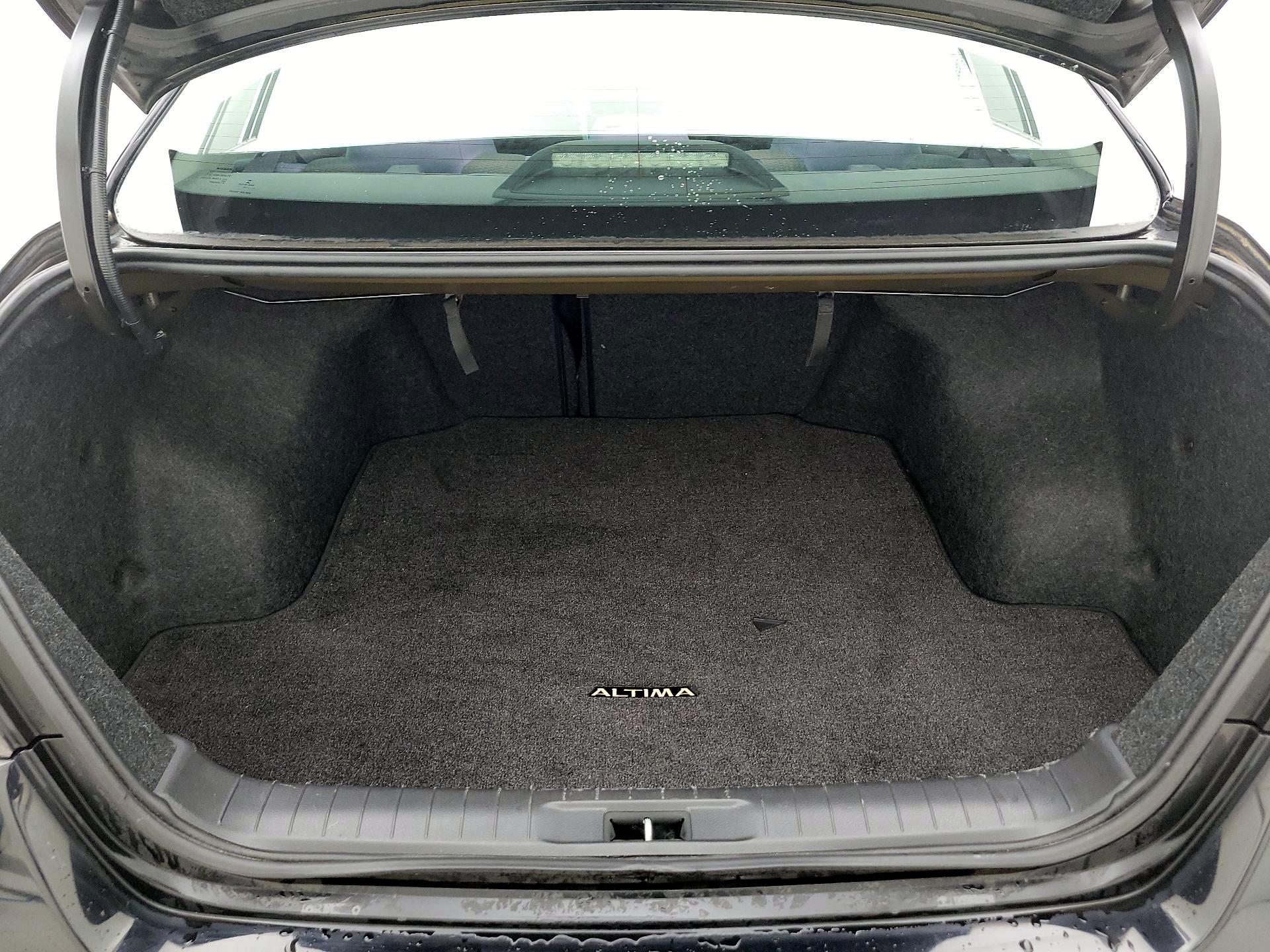 Thumbnail: 2015 Nissan Altima - 20