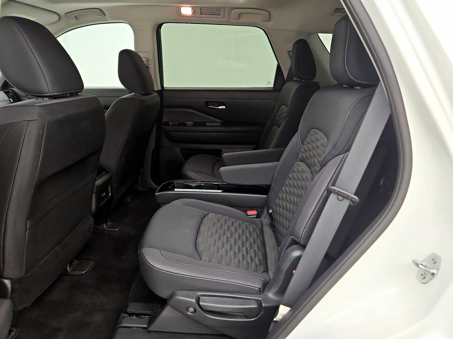 Thumbnail: 2022 Nissan Pathfinder - 20