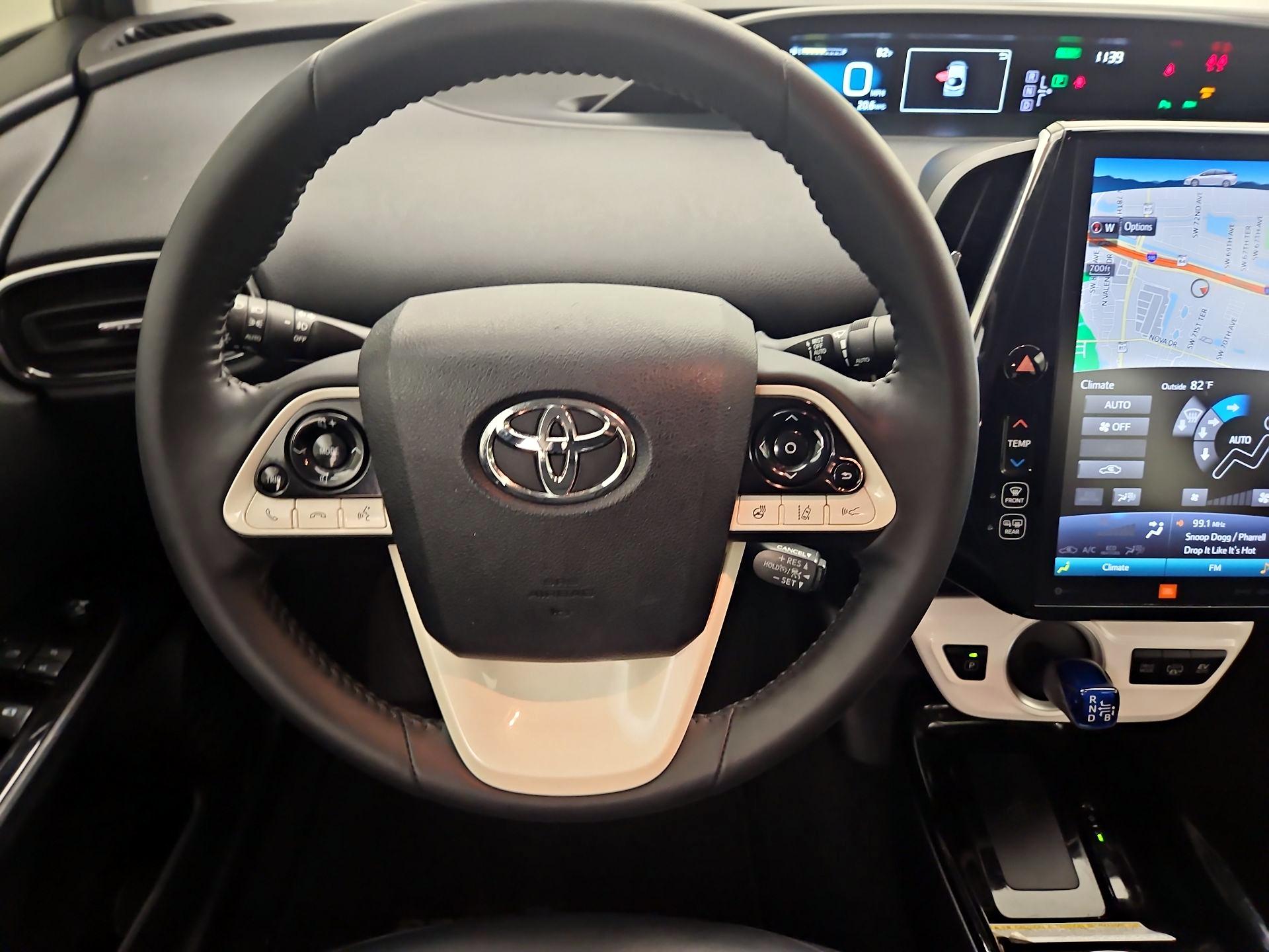 Thumbnail: 2017 Toyota Prius Prime - 10