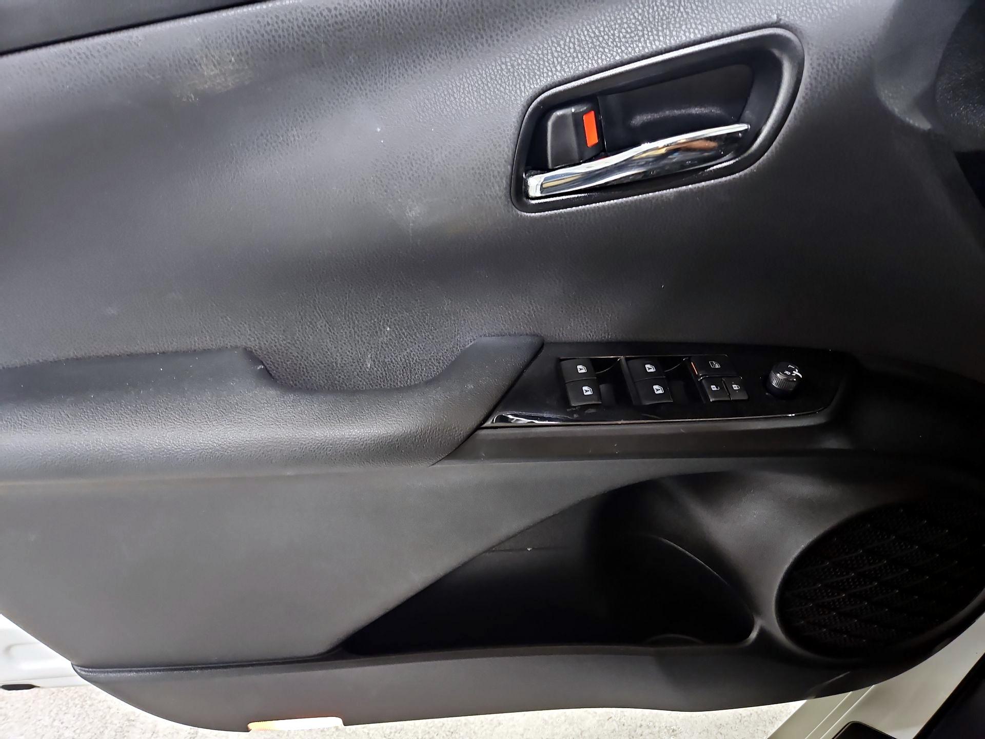 Thumbnail: 2017 Toyota Prius Prime - 12