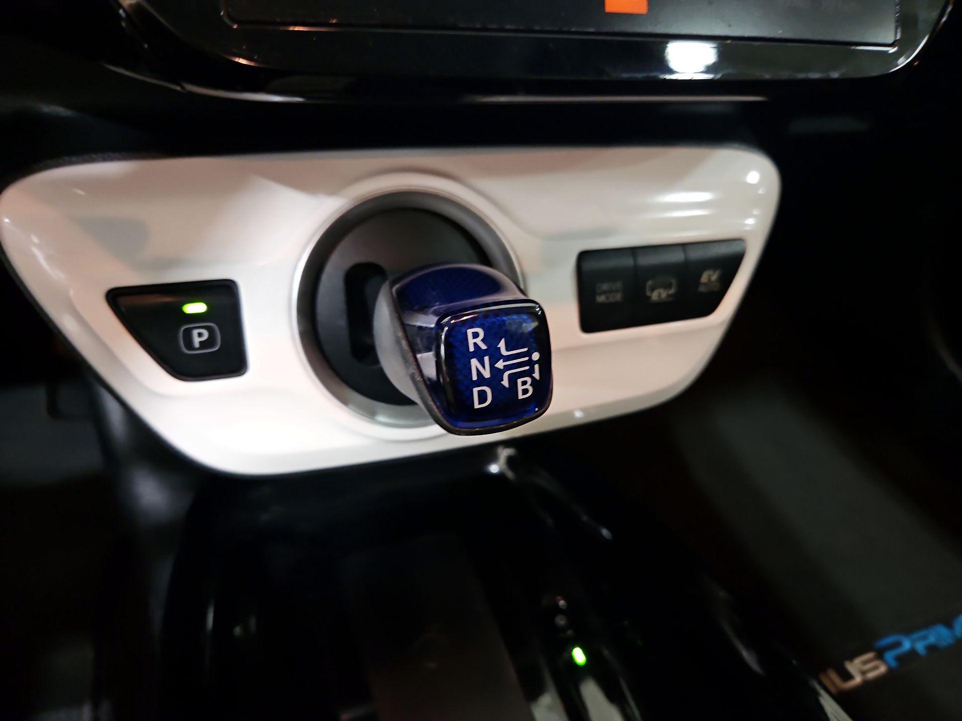 Thumbnail: 2017 Toyota Prius Prime - 18