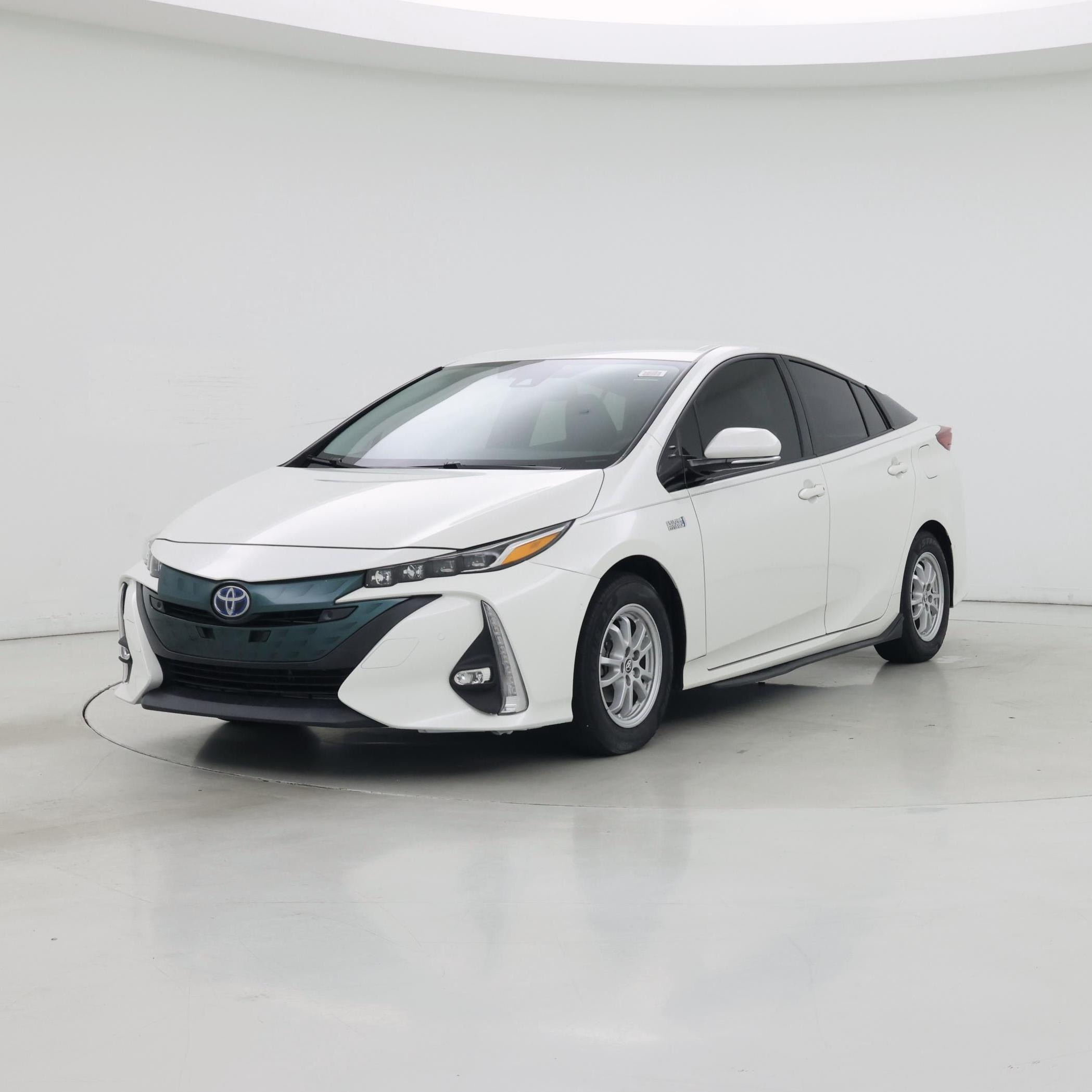 Thumbnail: 2017 Toyota Prius Prime - 4