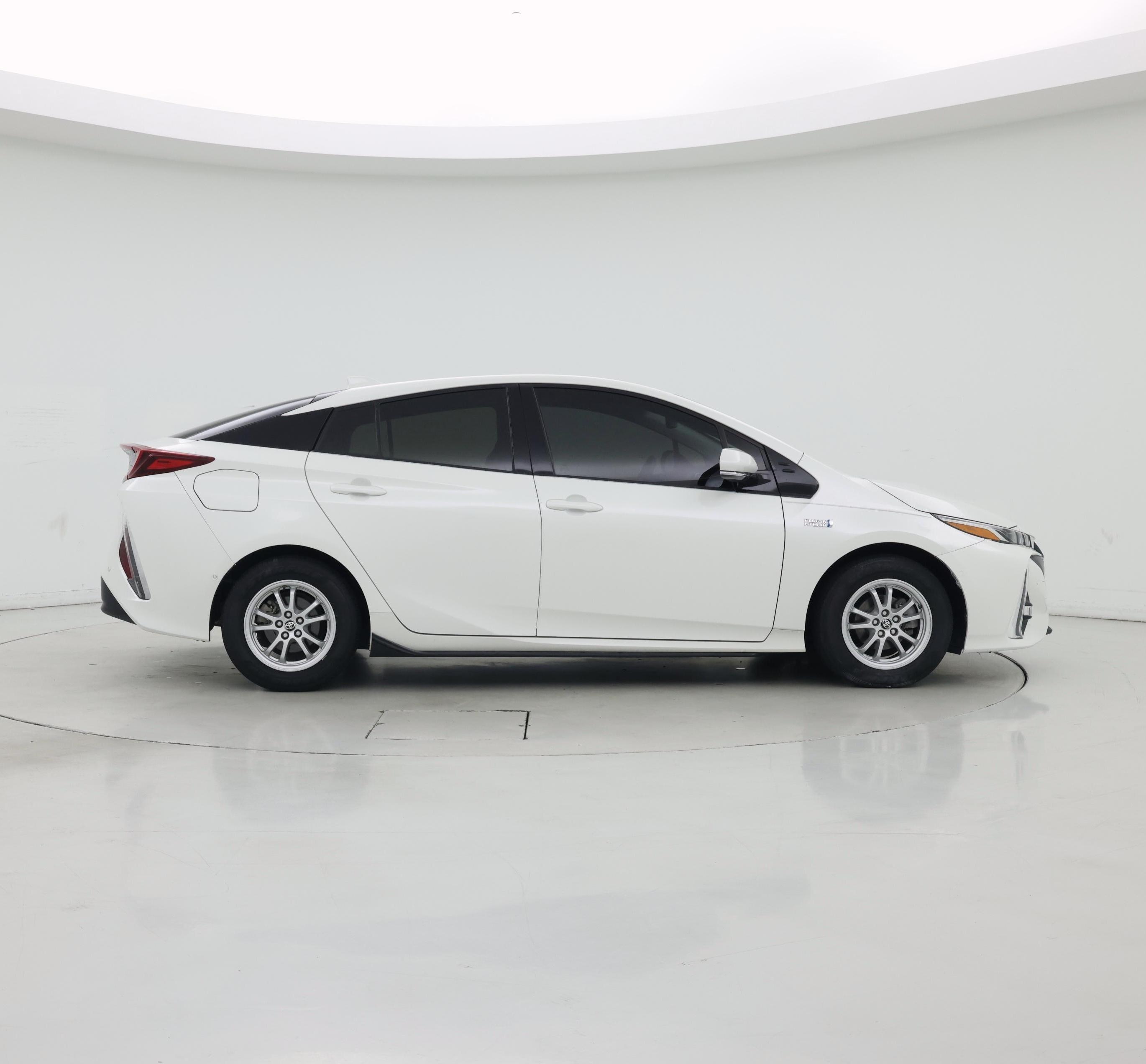 Thumbnail: 2017 Toyota Prius Prime - 7