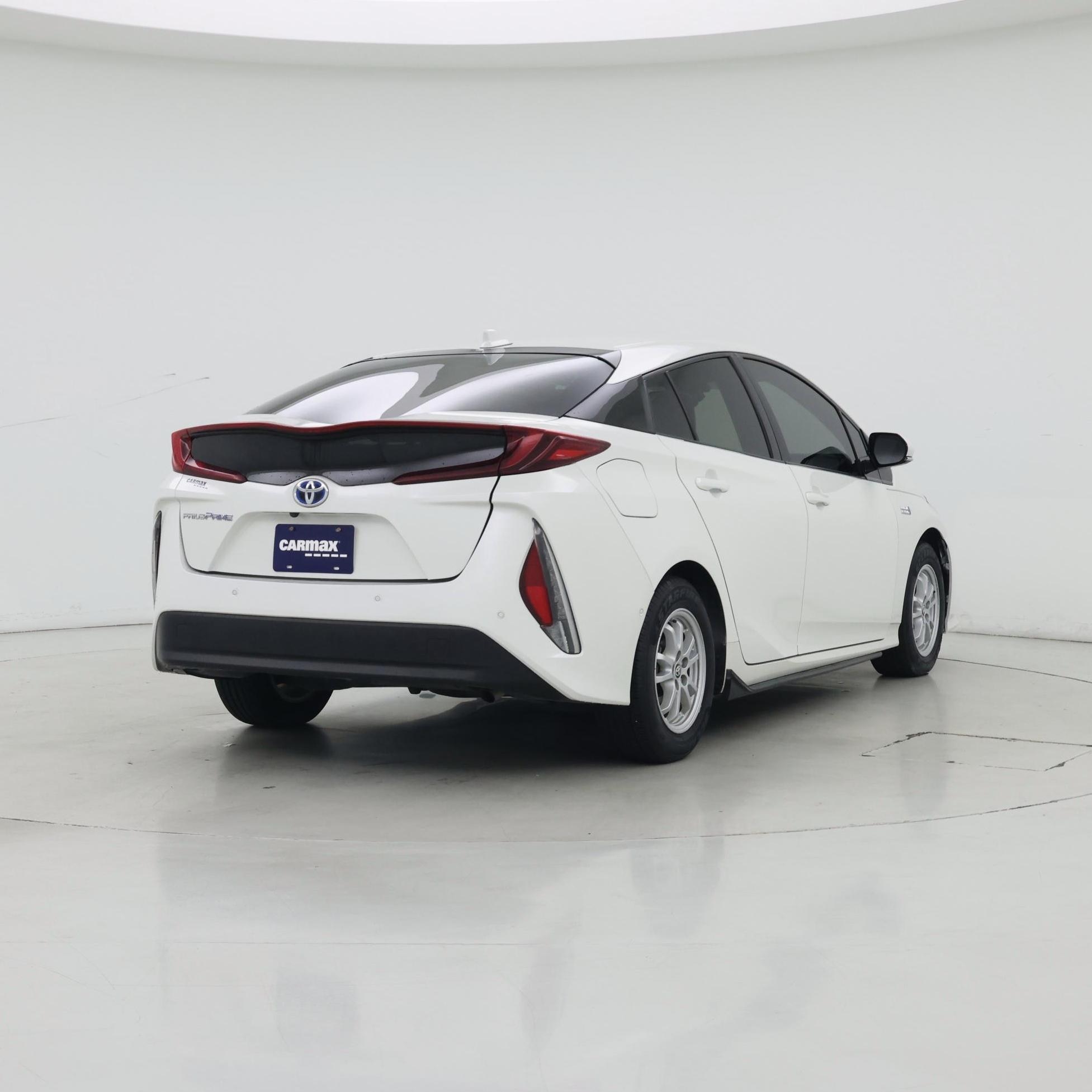Thumbnail: 2017 Toyota Prius Prime - 8