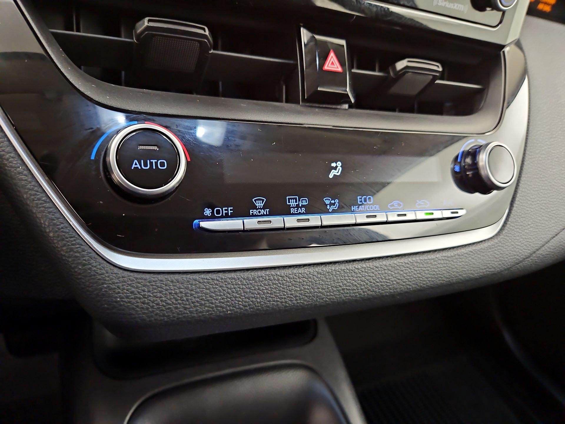 Thumbnail: 2021 Toyota Corolla - 16