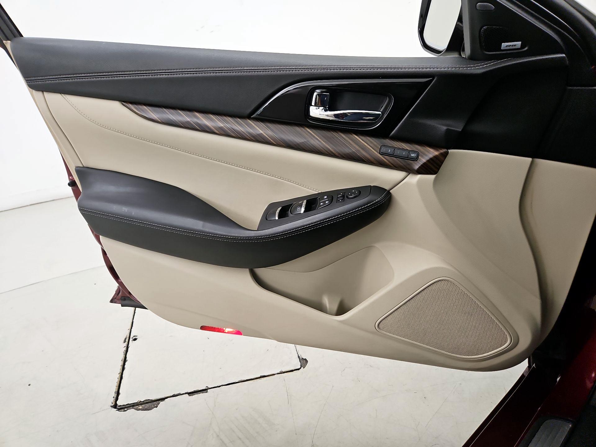 Thumbnail: 2017 Nissan Maxima - 12