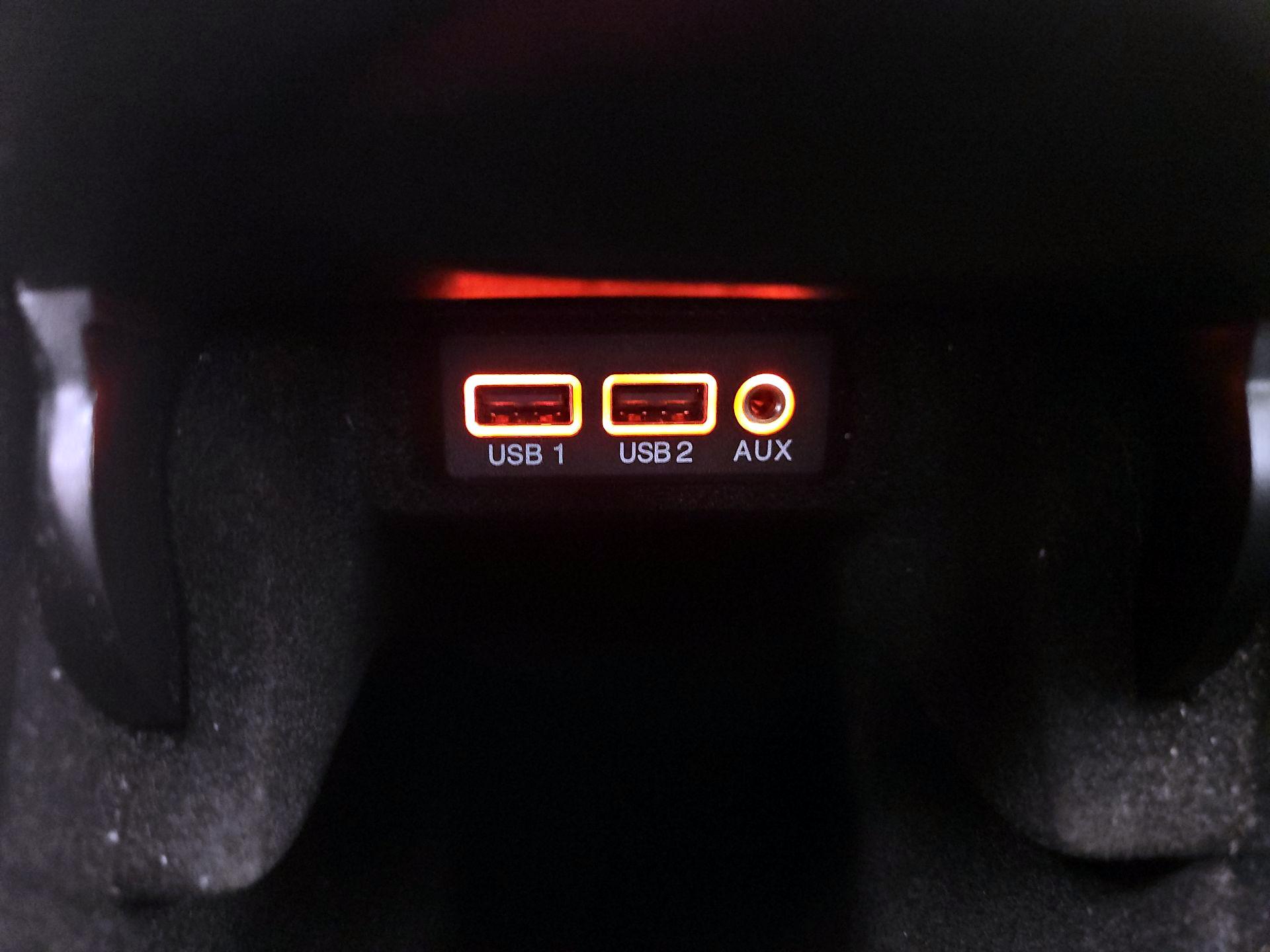 Thumbnail: 2017 Nissan Maxima - 18