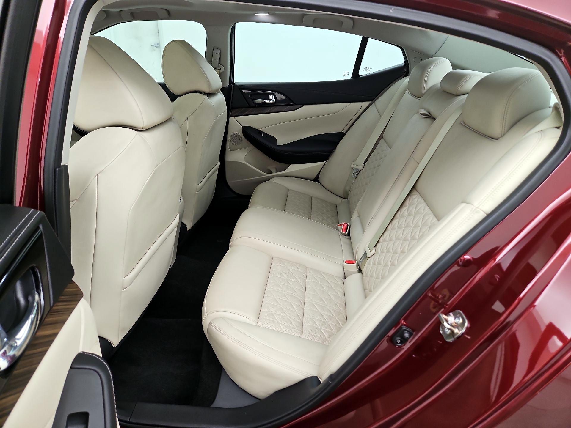 Thumbnail: 2017 Nissan Maxima - 20