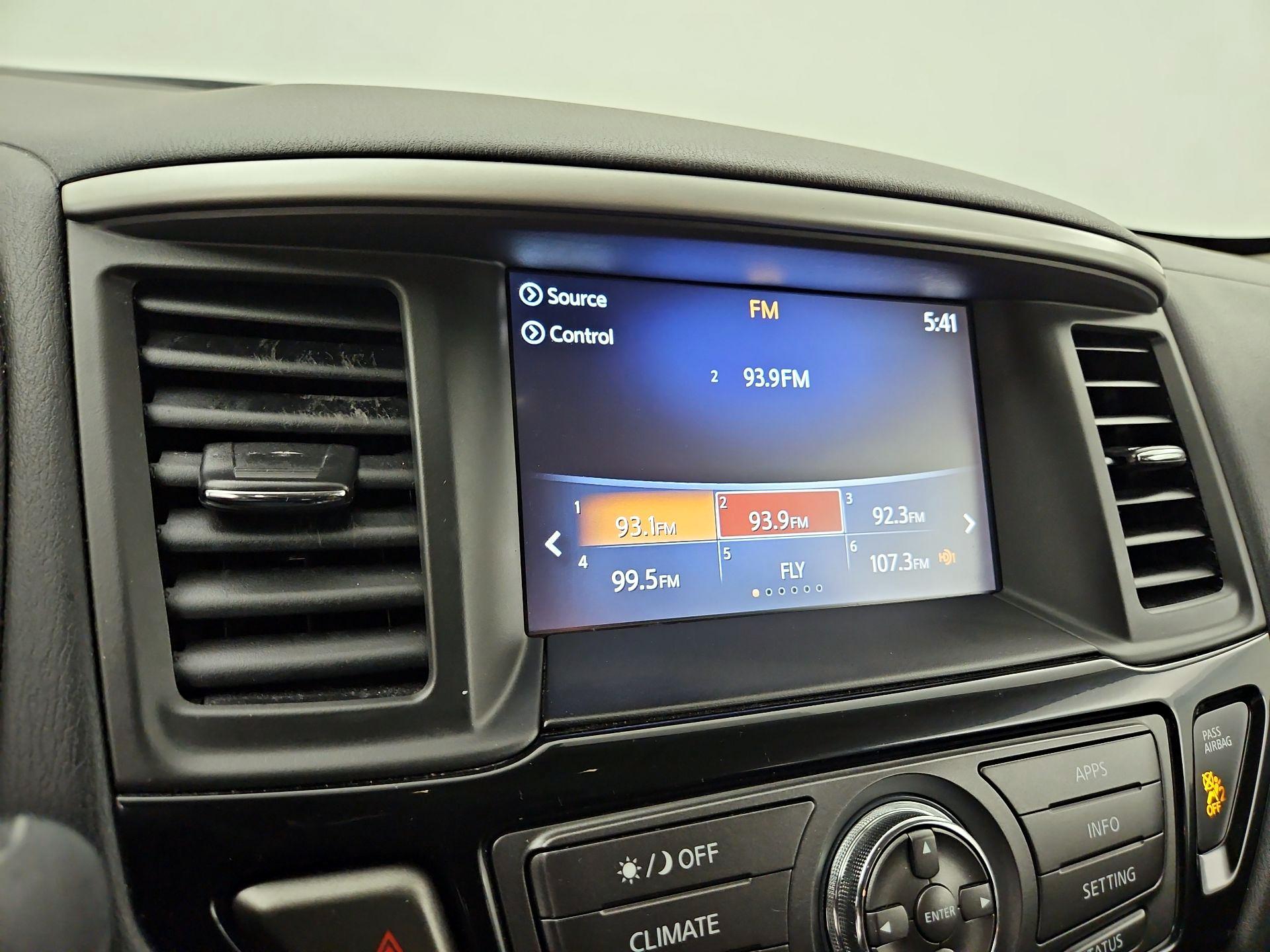 Thumbnail: 2019 Nissan Pathfinder - 15