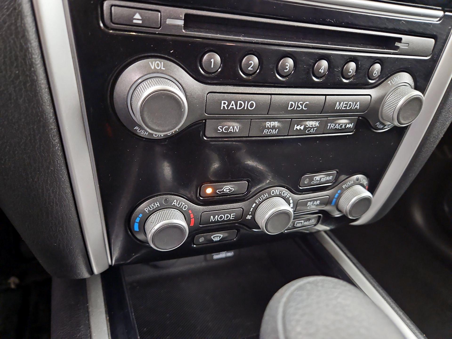 Thumbnail: 2019 Nissan Pathfinder - 16