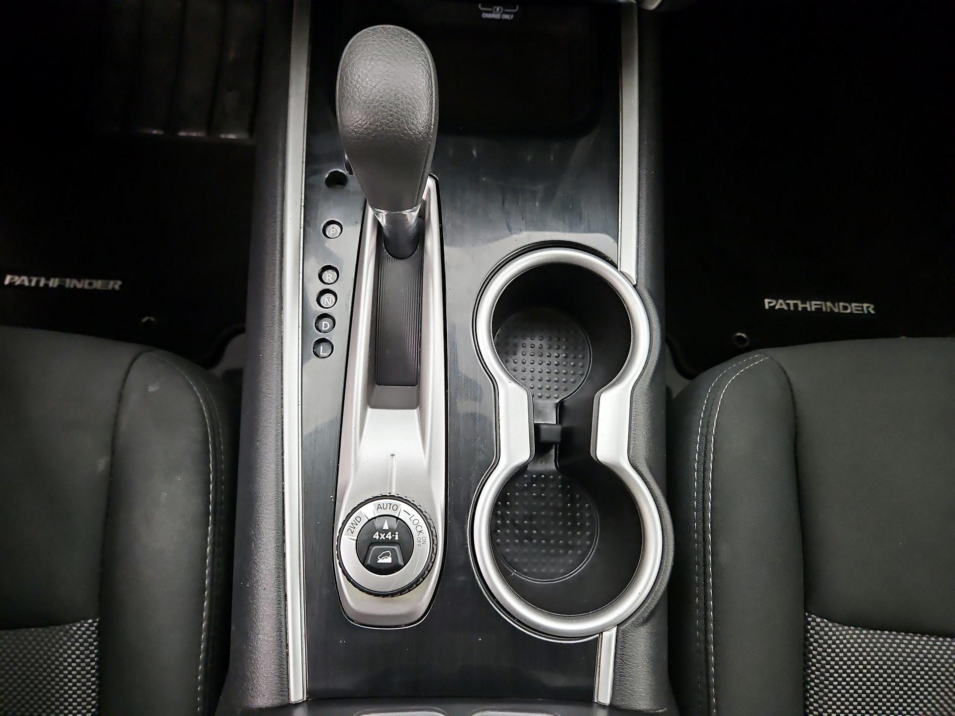 Thumbnail: 2019 Nissan Pathfinder - 17