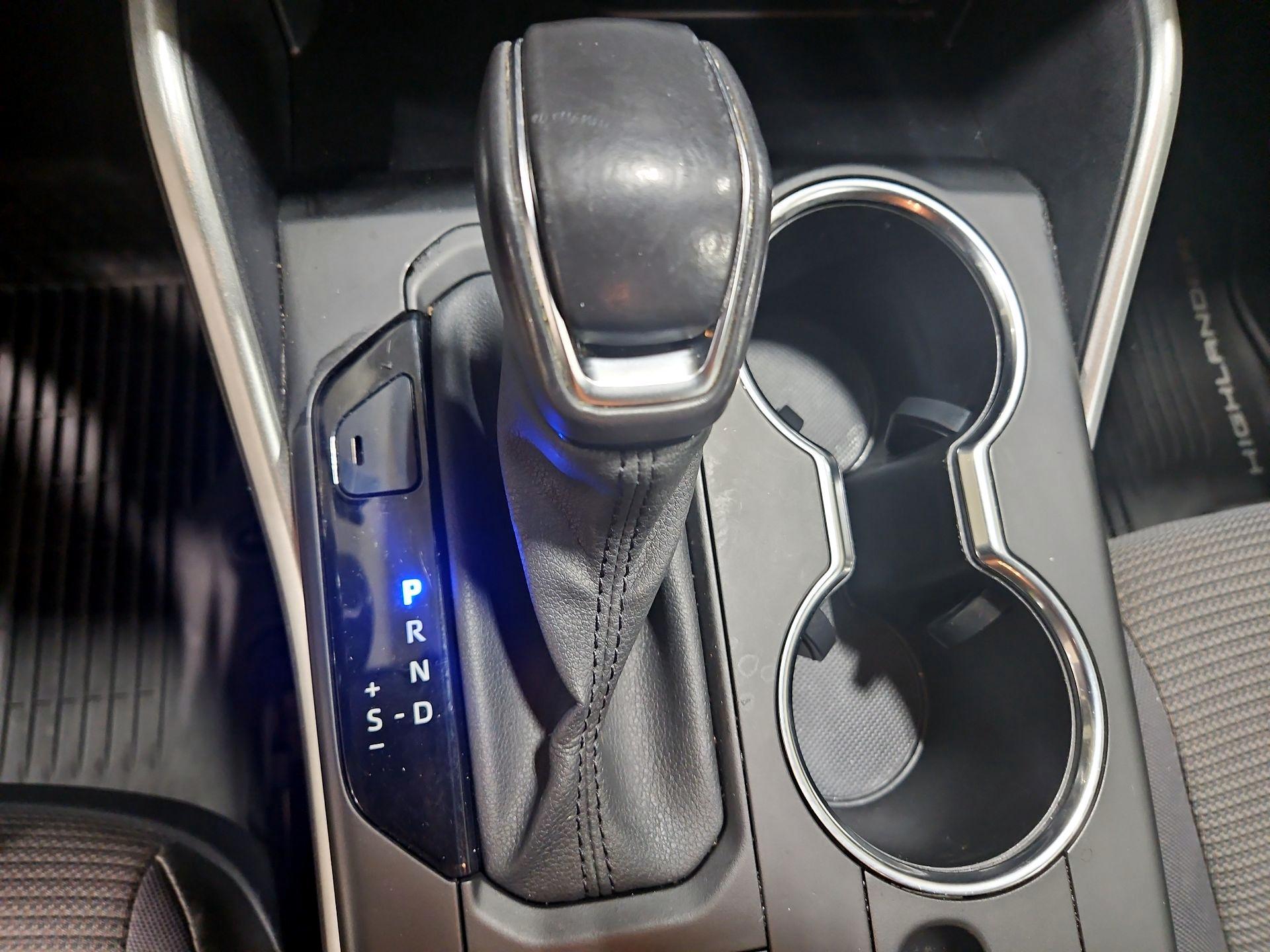 Thumbnail: 2021 Toyota Highlander - 16