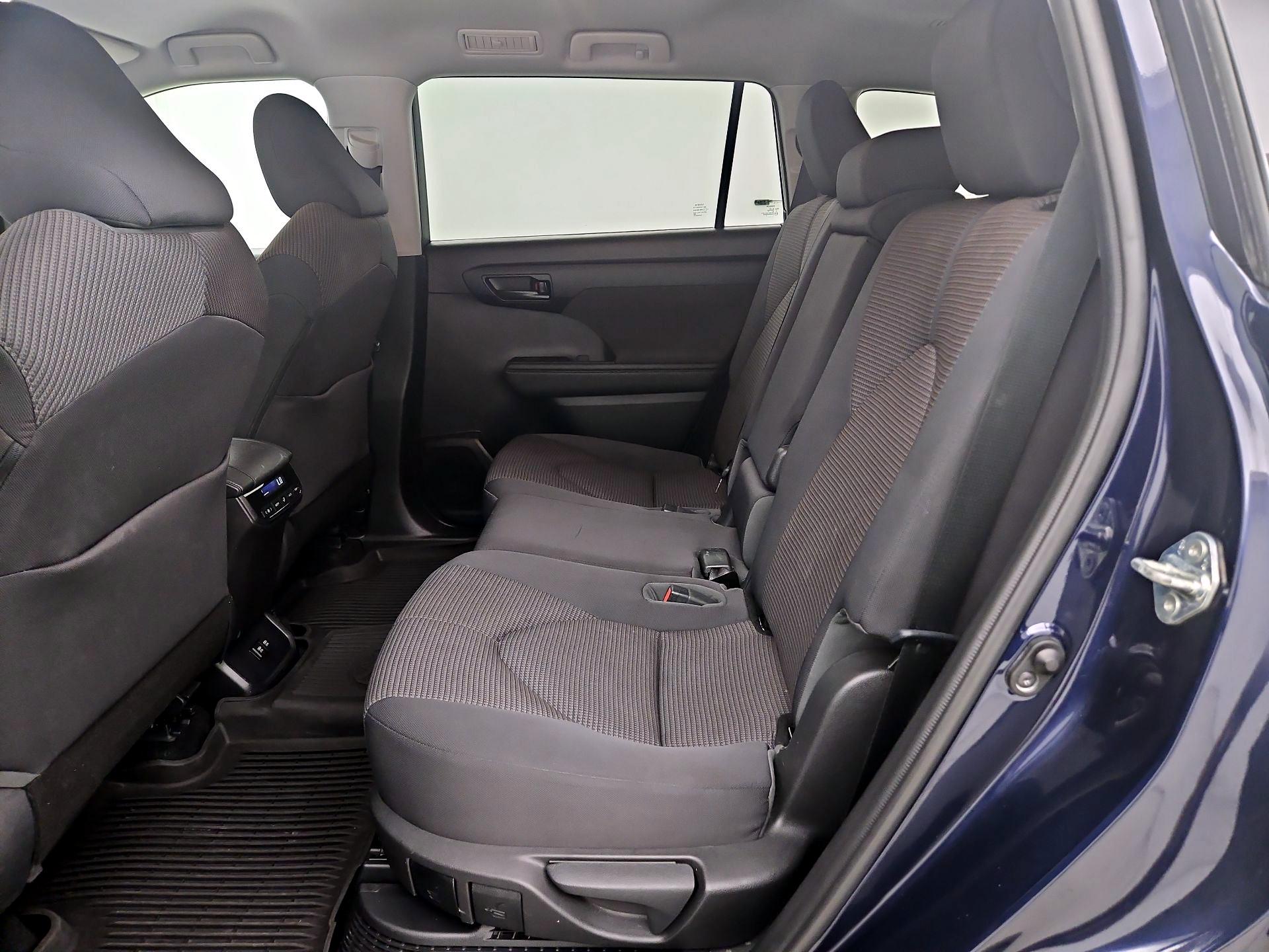 Thumbnail: 2021 Toyota Highlander - 18