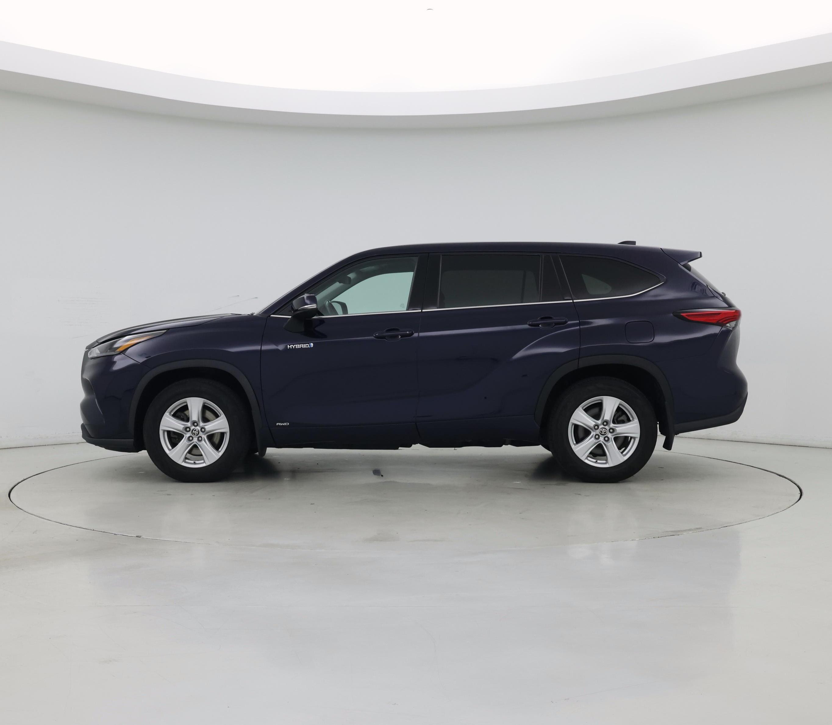 Thumbnail: 2021 Toyota Highlander - 3