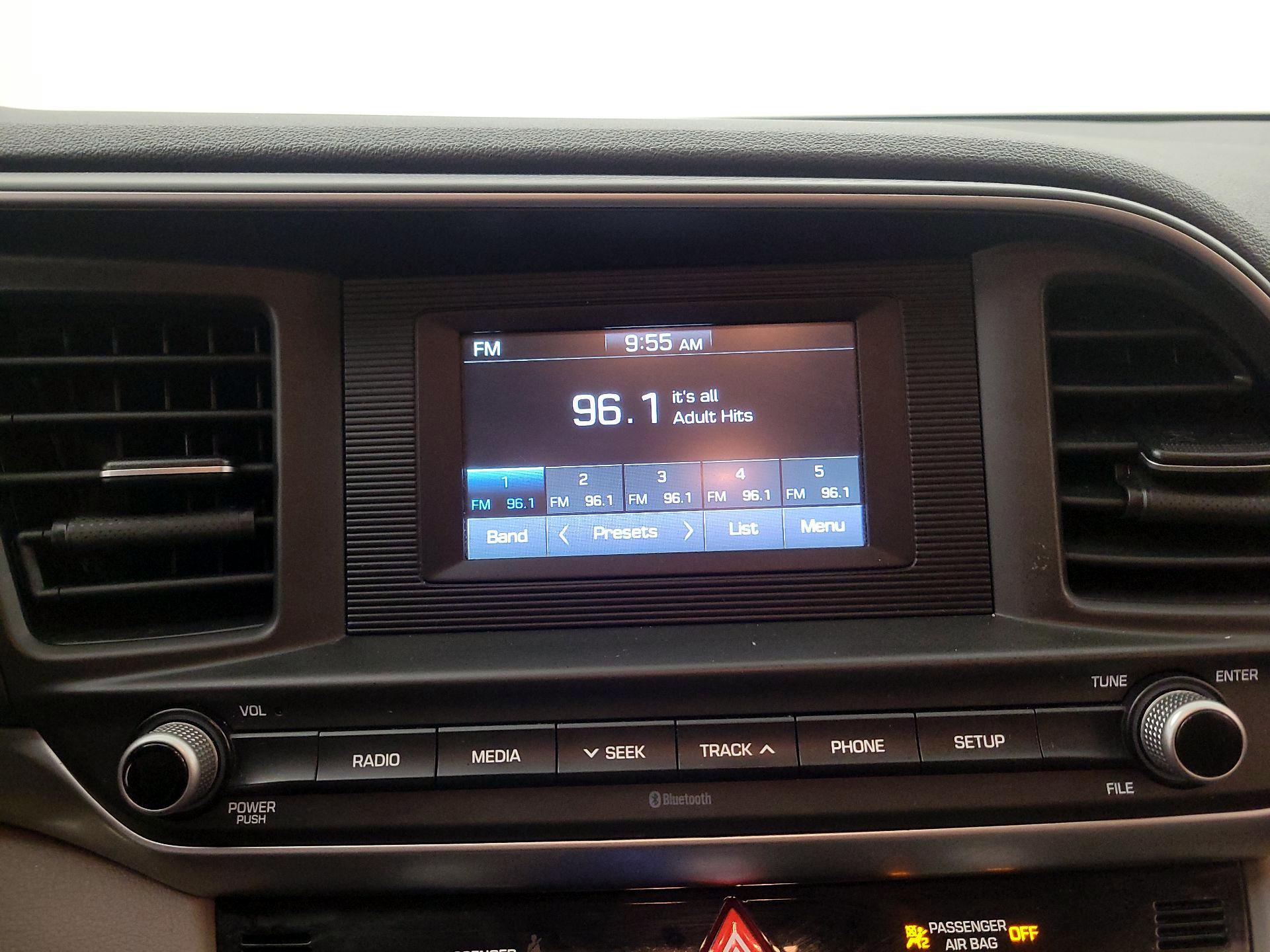 Thumbnail: 2020 Hyundai Elantra - 15