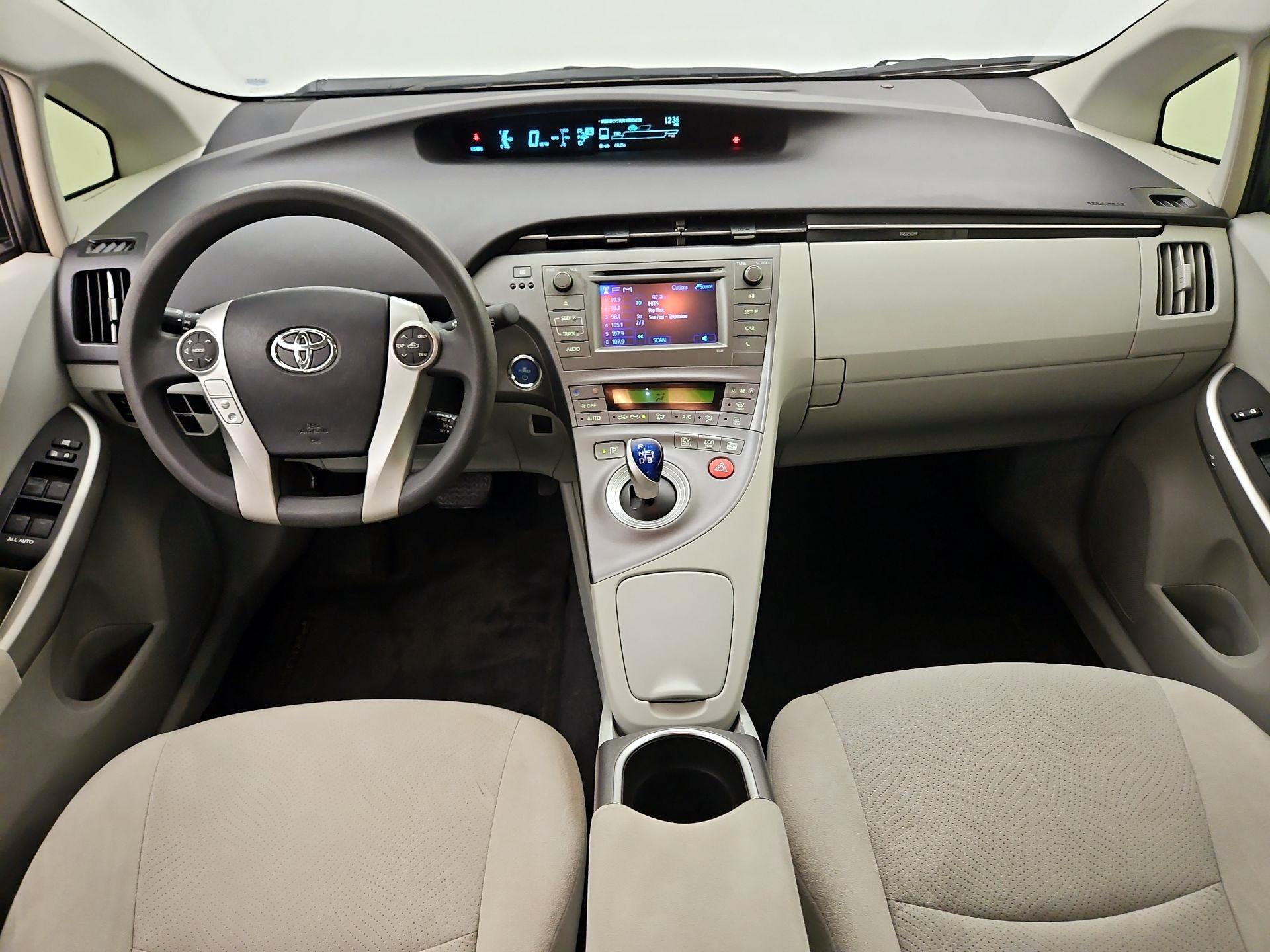 Thumbnail: 2015 Toyota Prius - 9