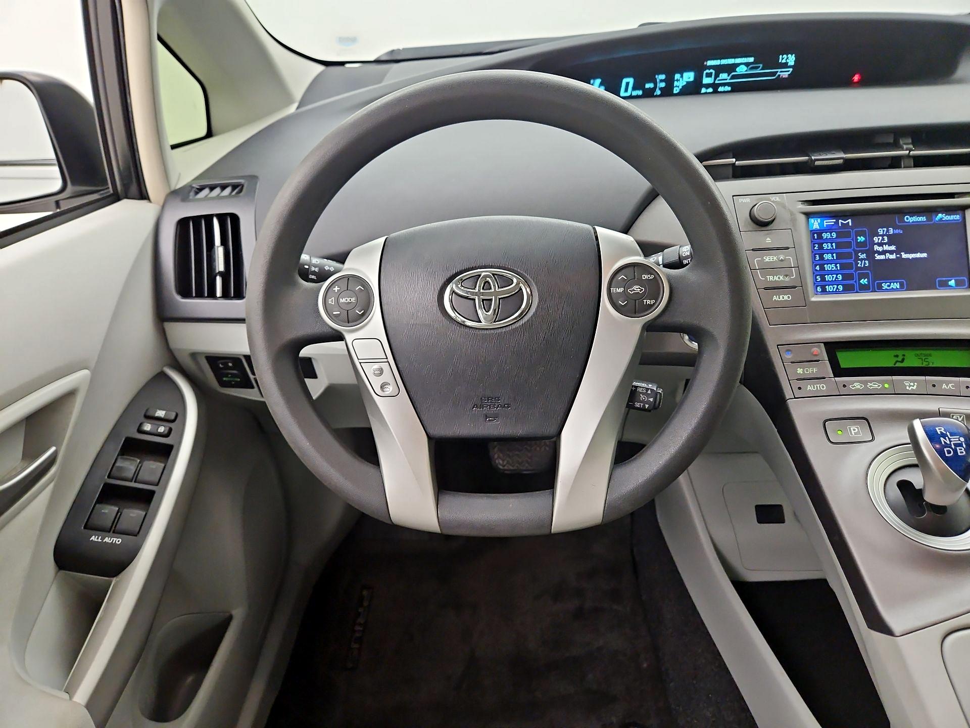 Thumbnail: 2015 Toyota Prius - 10