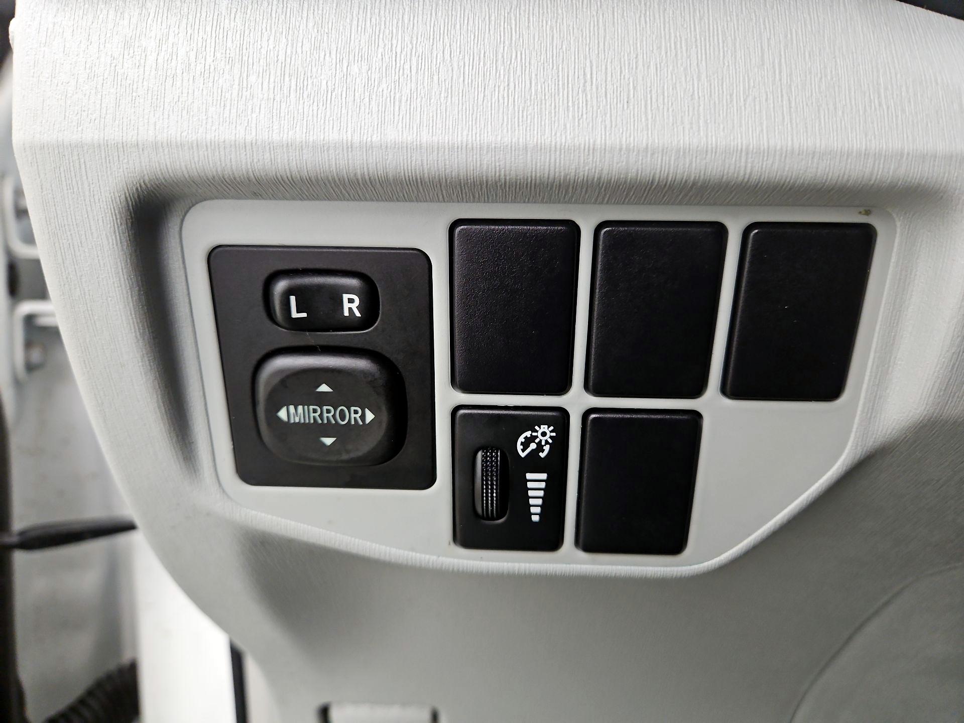 Thumbnail: 2015 Toyota Prius - 13