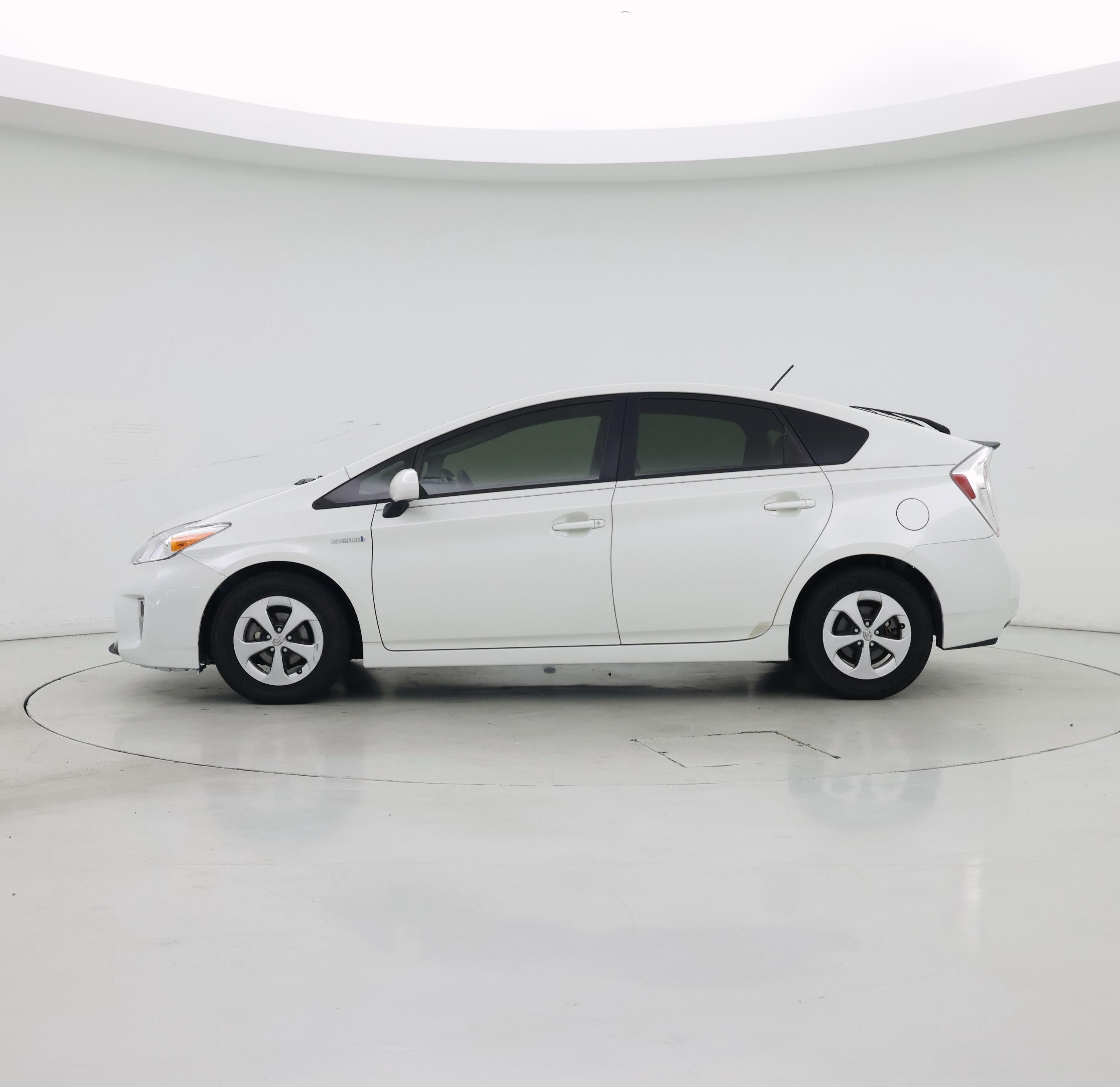 Thumbnail: 2015 Toyota Prius - 3