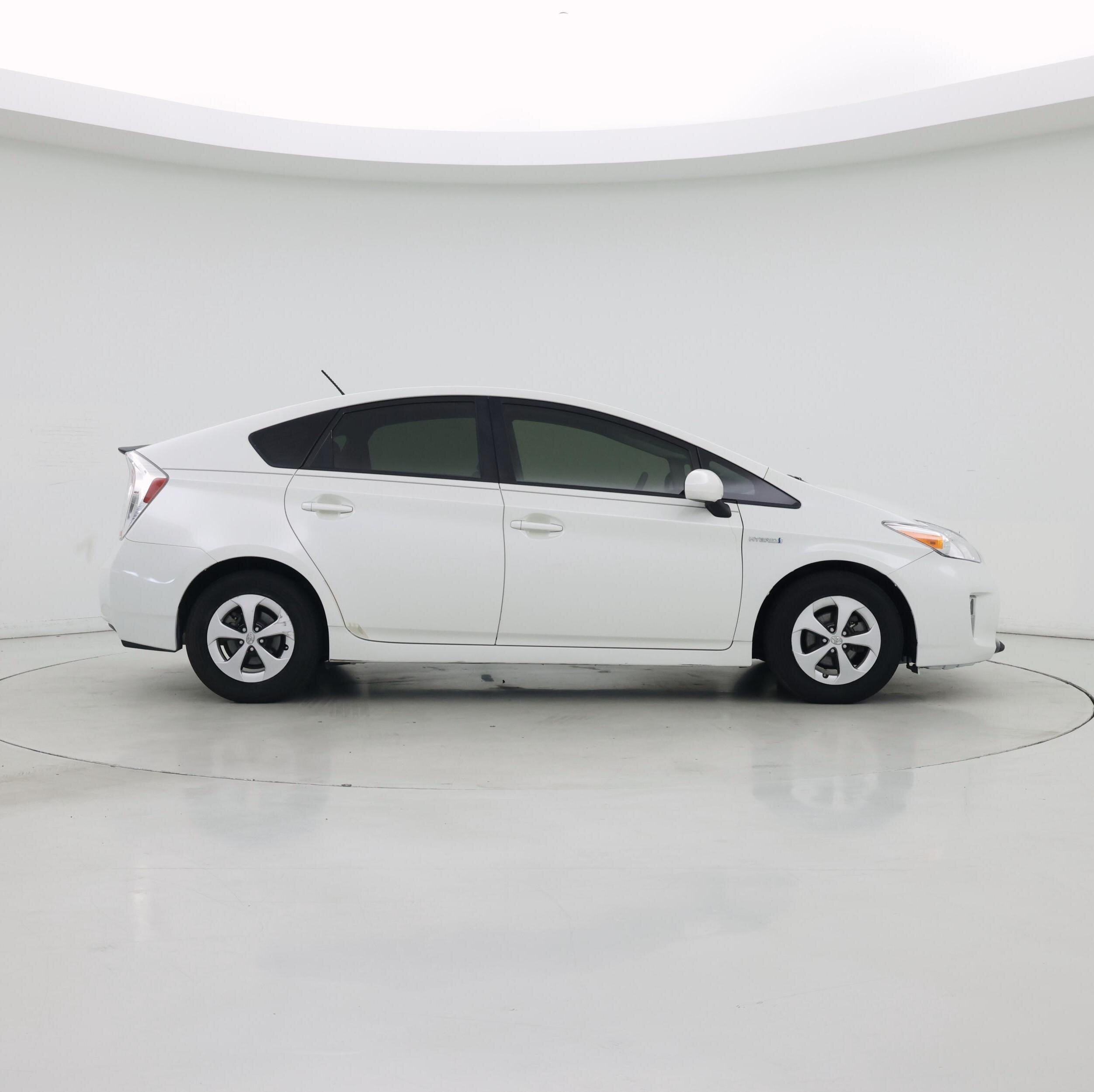 Thumbnail: 2015 Toyota Prius - 7