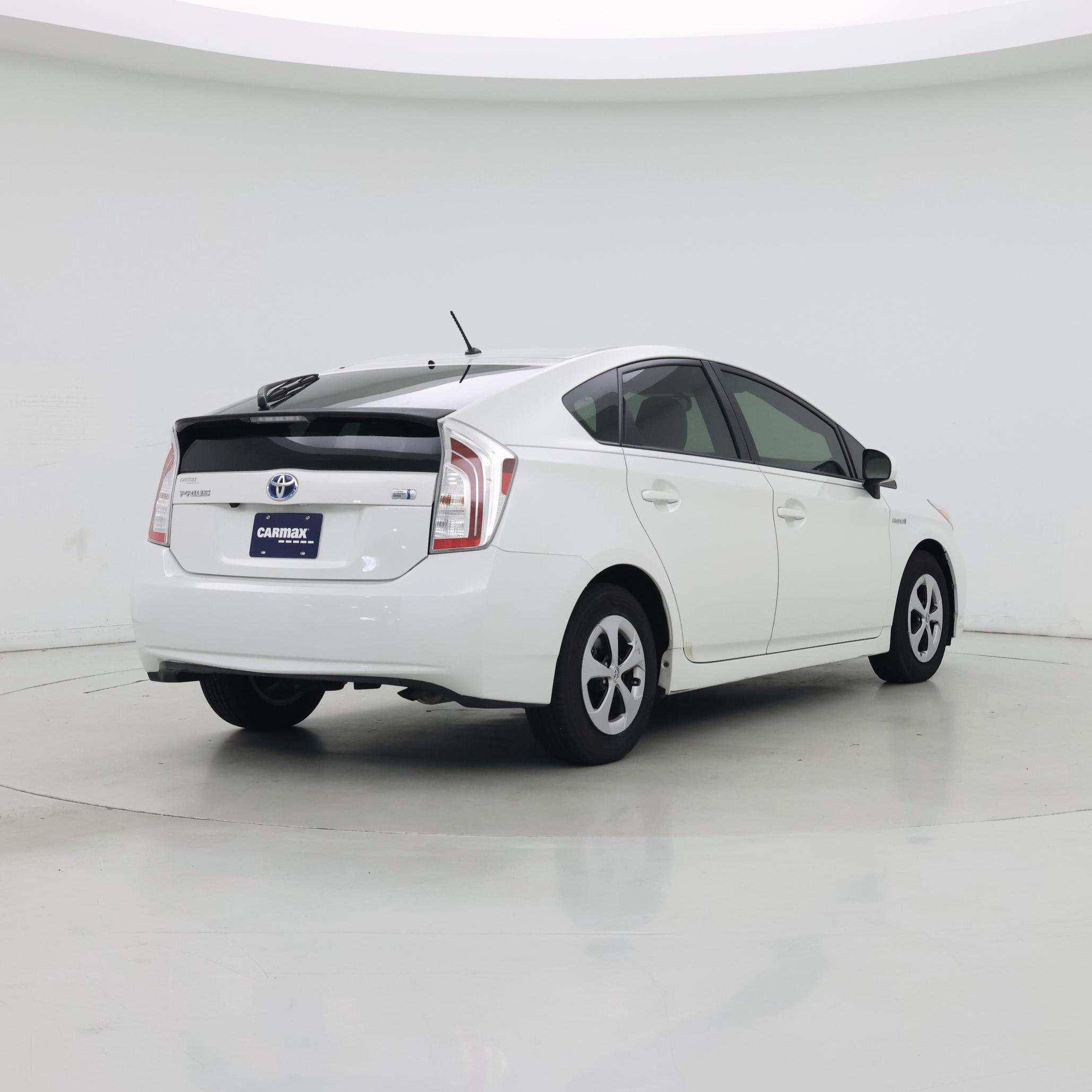 Thumbnail: 2015 Toyota Prius - 8