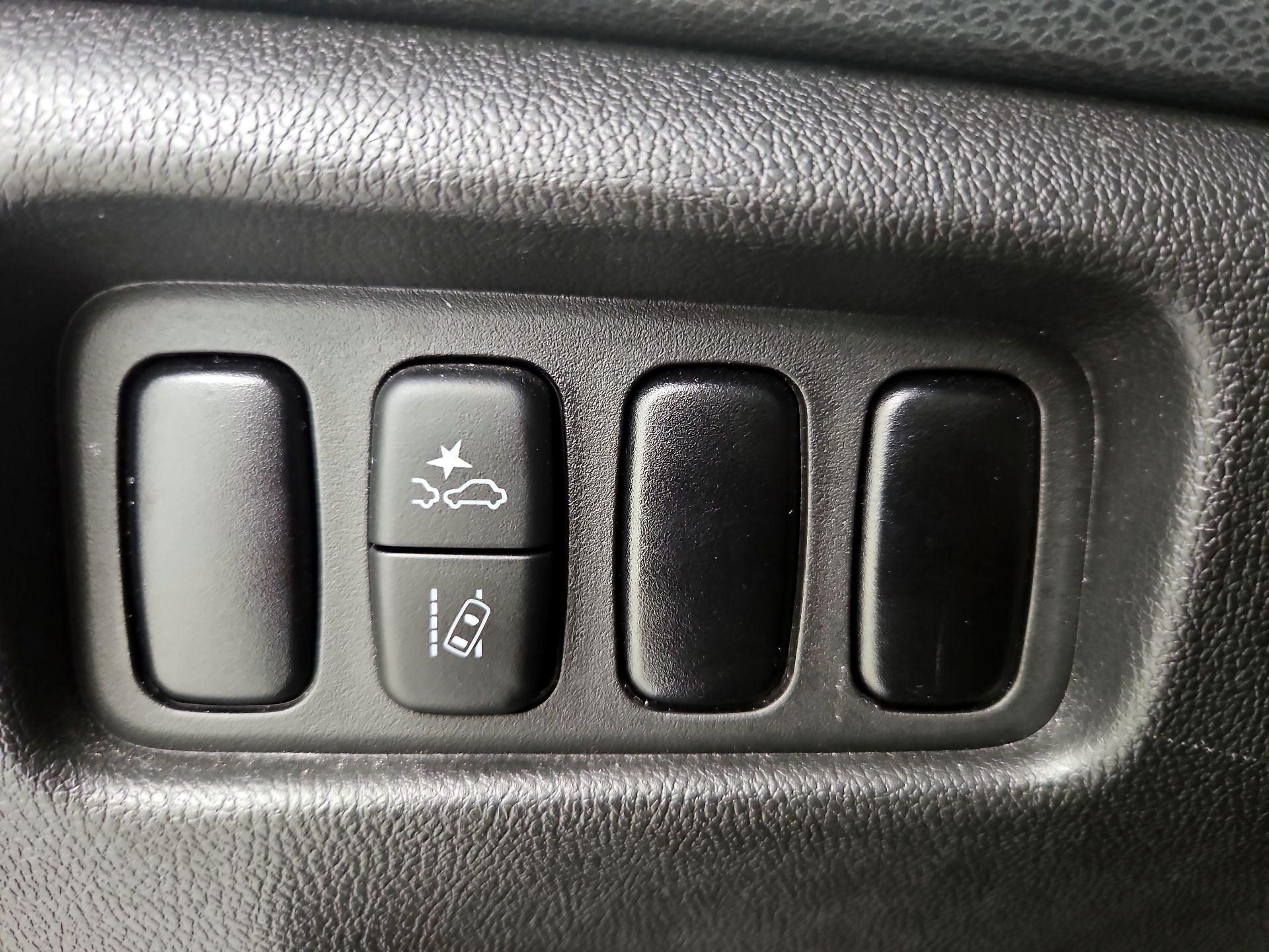 Thumbnail: 2021 Mitsubishi Outlander Sport - 13