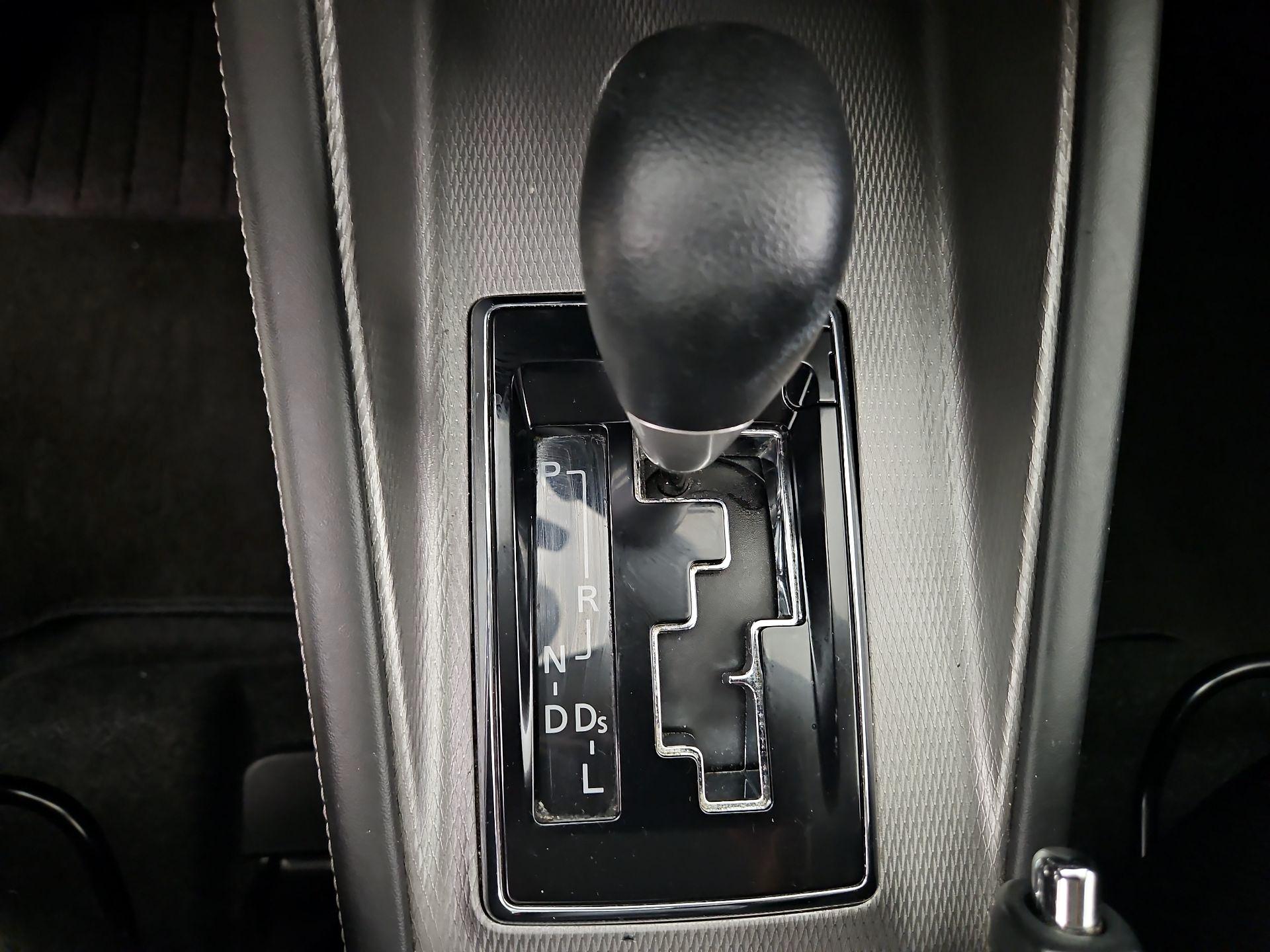 Thumbnail: 2021 Mitsubishi Outlander Sport - 17