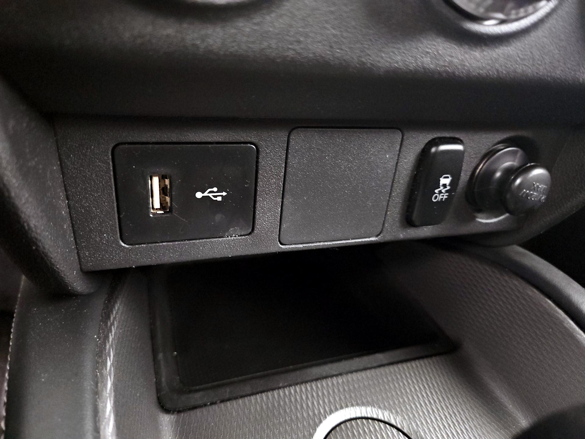 Thumbnail: 2021 Mitsubishi Outlander Sport - 18