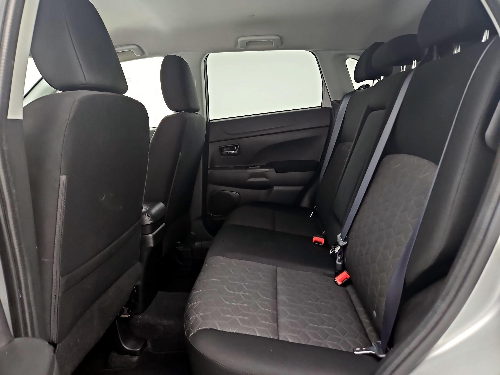 Thumbnail: 2021 Mitsubishi Outlander Sport - 19