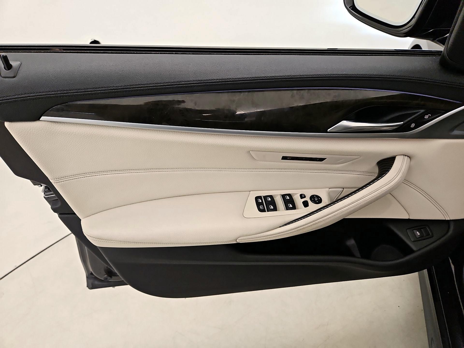 Thumbnail: 2017 BMW 5 Series - 12