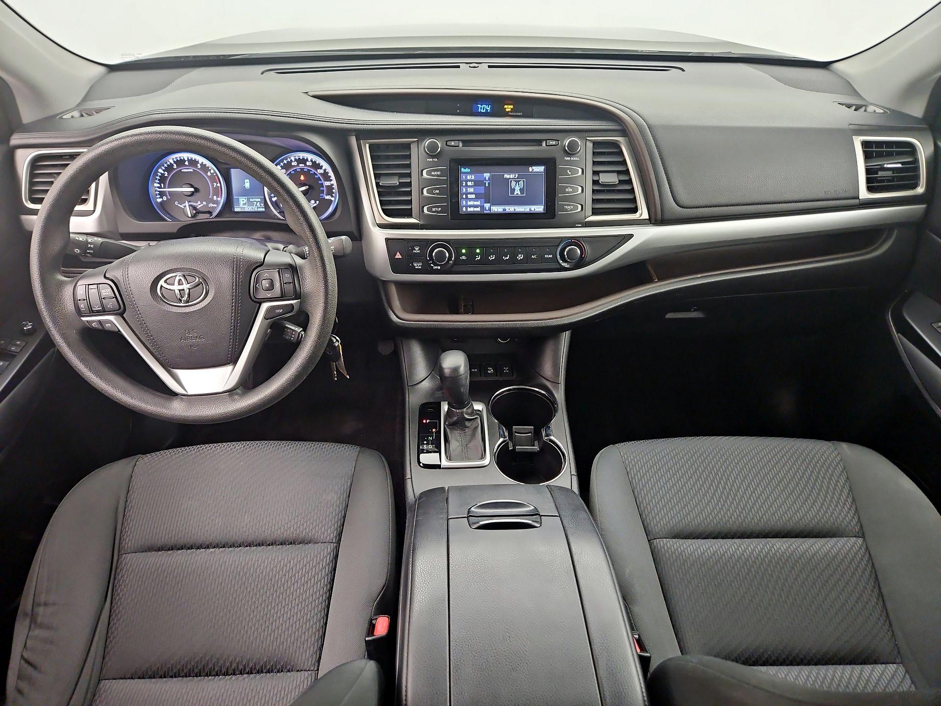 Thumbnail: 2016 Toyota Highlander - 9