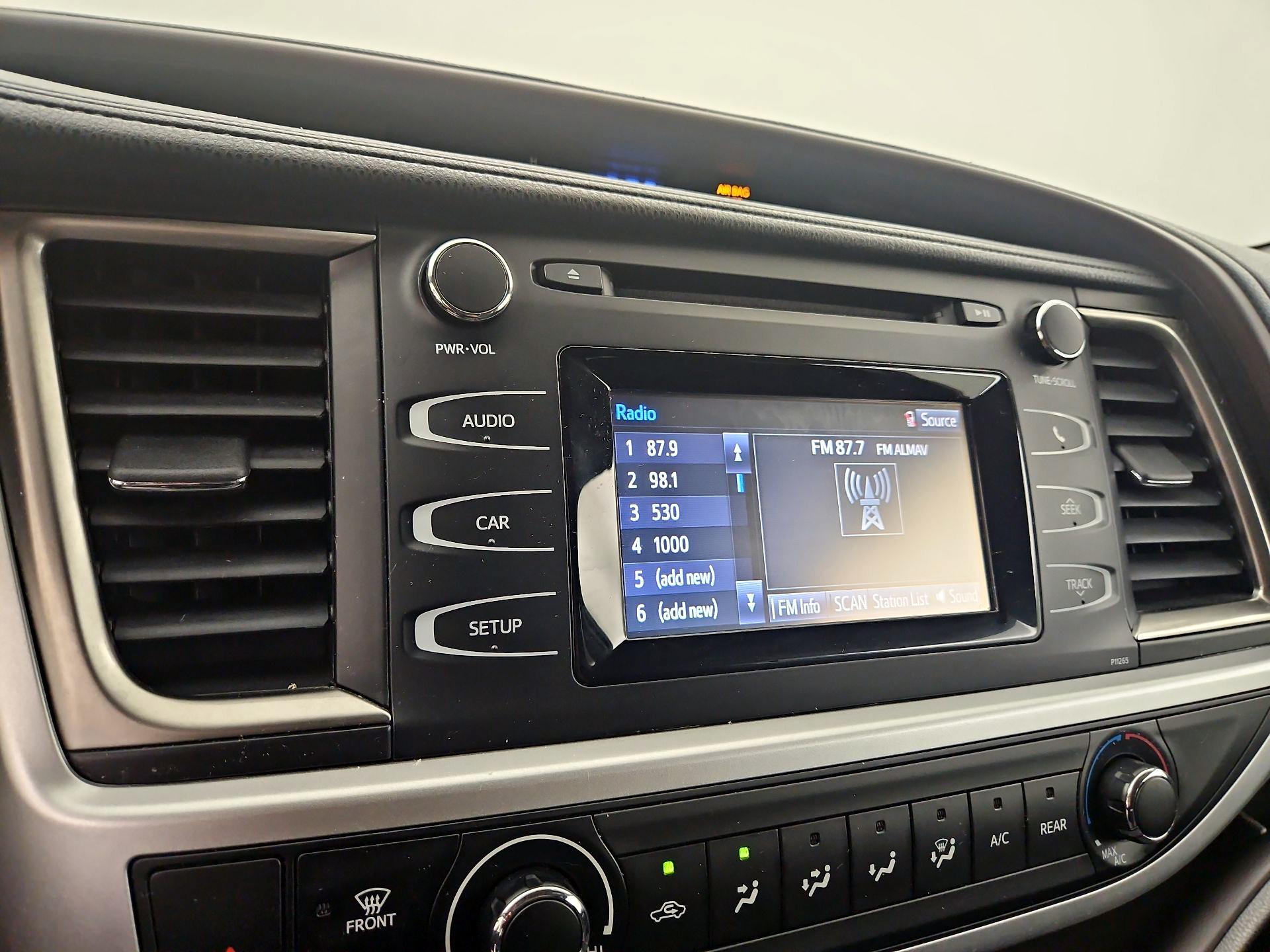 Thumbnail: 2016 Toyota Highlander - 15