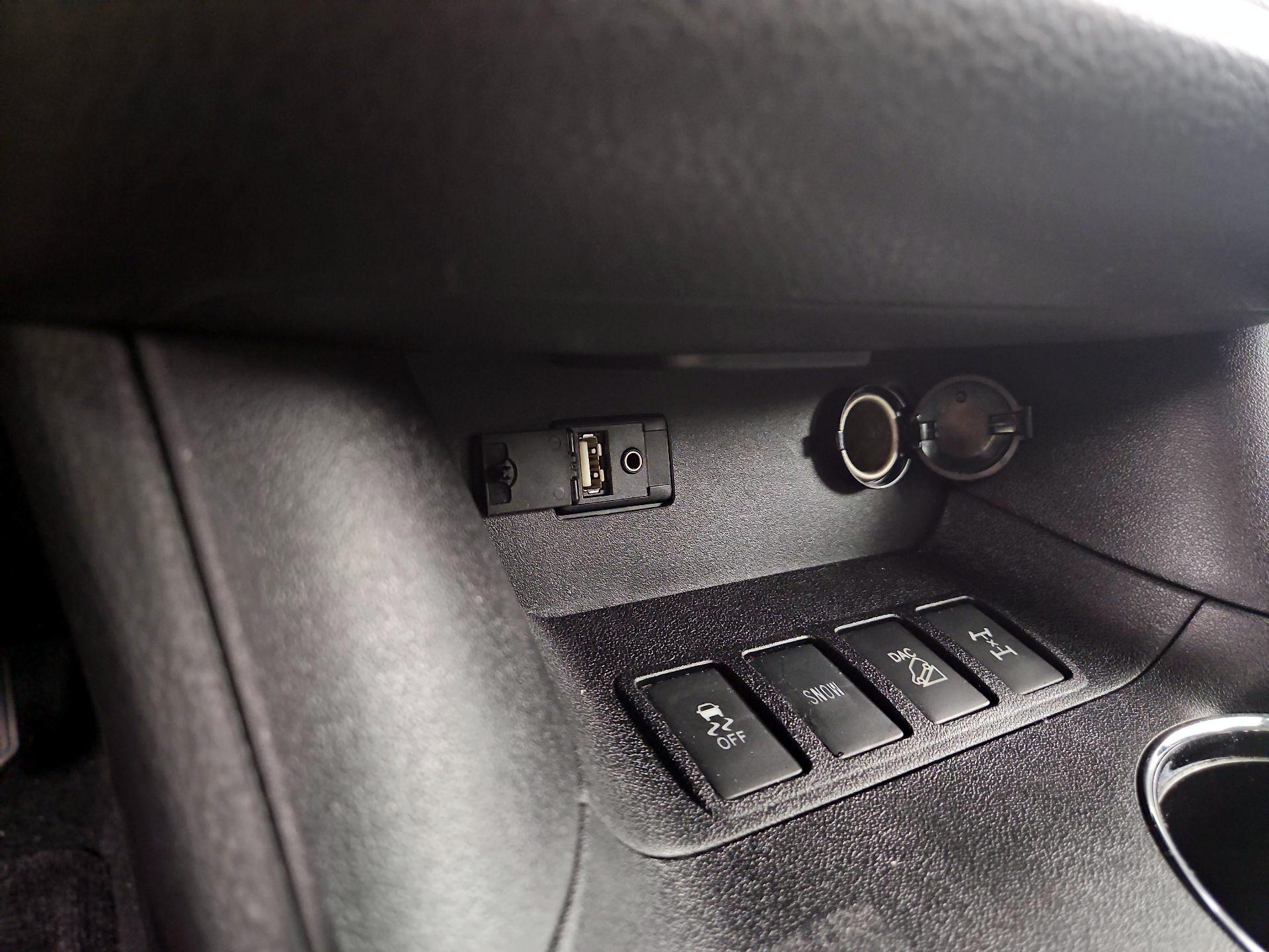 Thumbnail: 2016 Toyota Highlander - 18