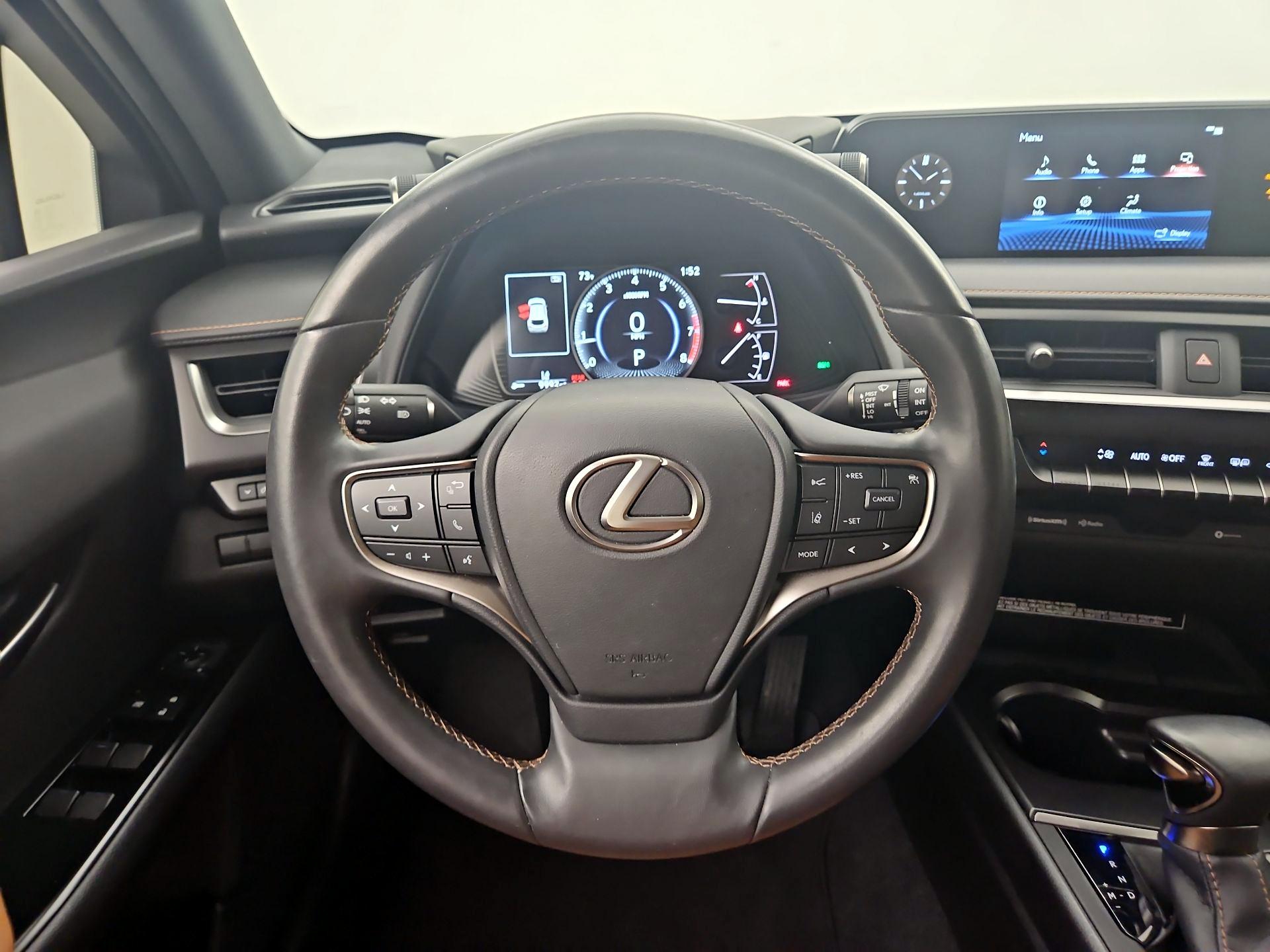 Thumbnail: 2022 Lexus UX - 10