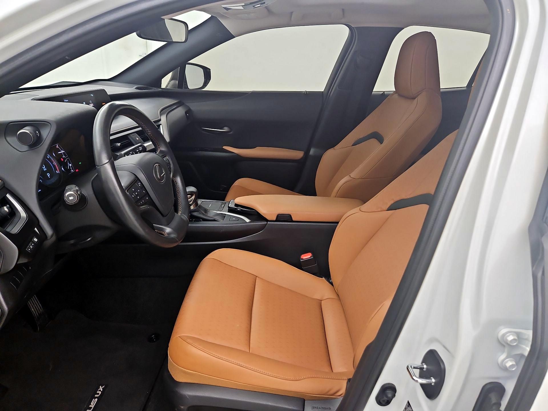 Thumbnail: 2022 Lexus UX - 11