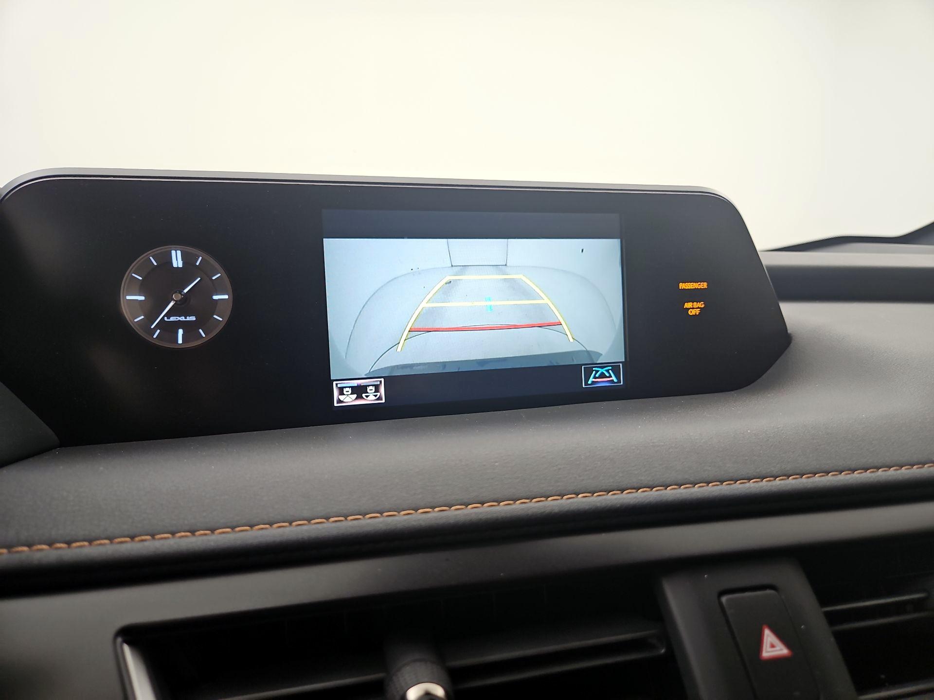 Thumbnail: 2022 Lexus UX - 14