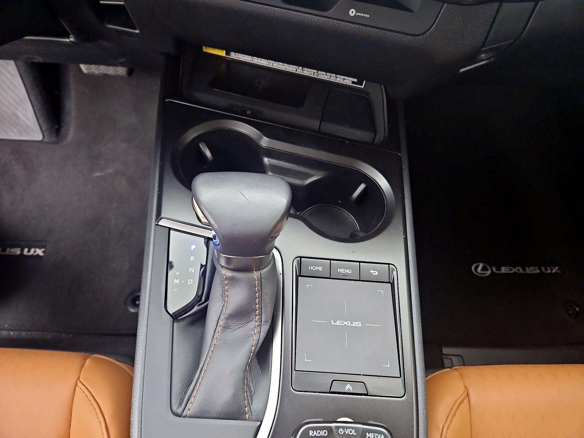 Thumbnail: 2022 Lexus UX - 17