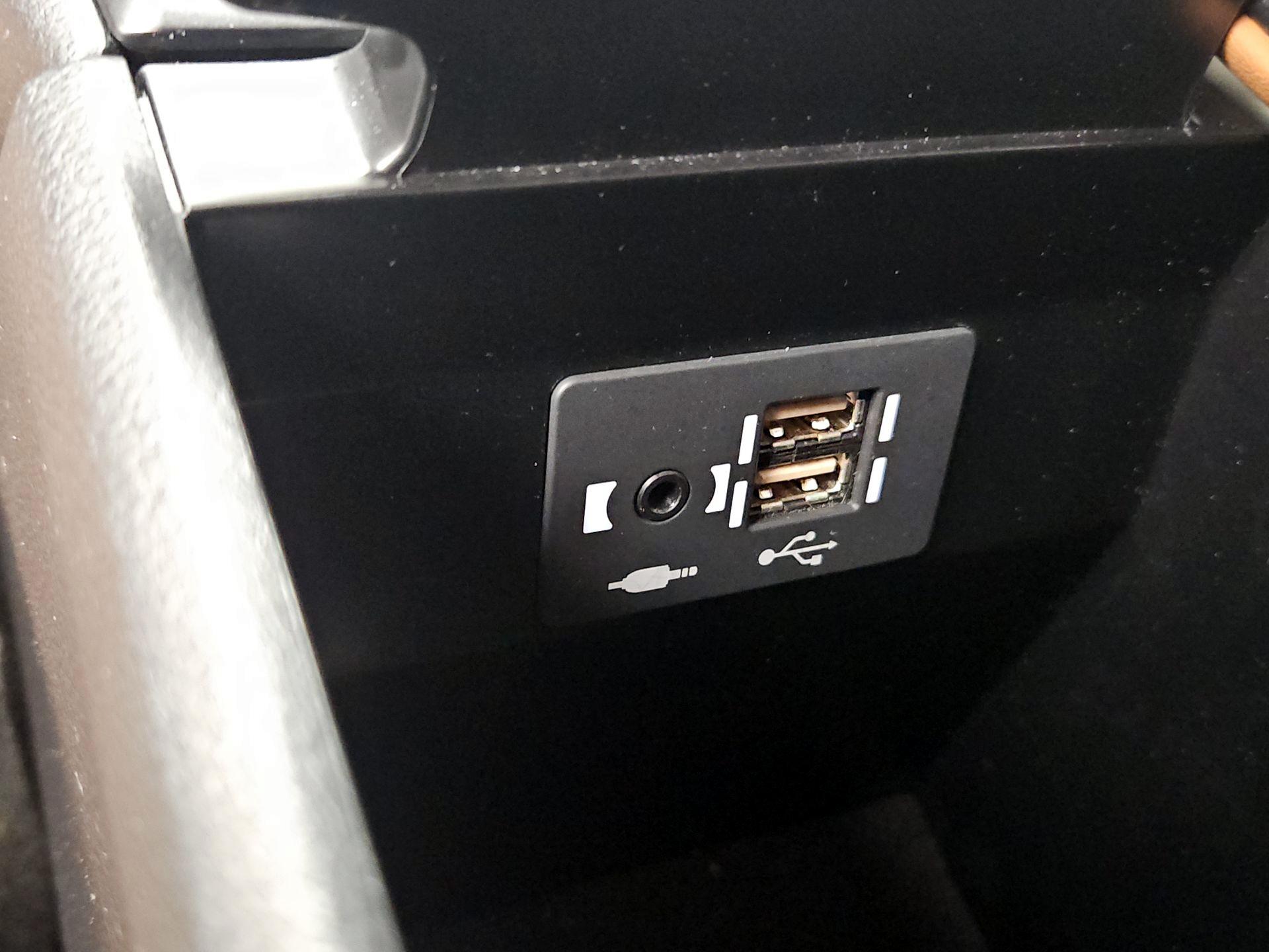 Thumbnail: 2022 Lexus UX - 18