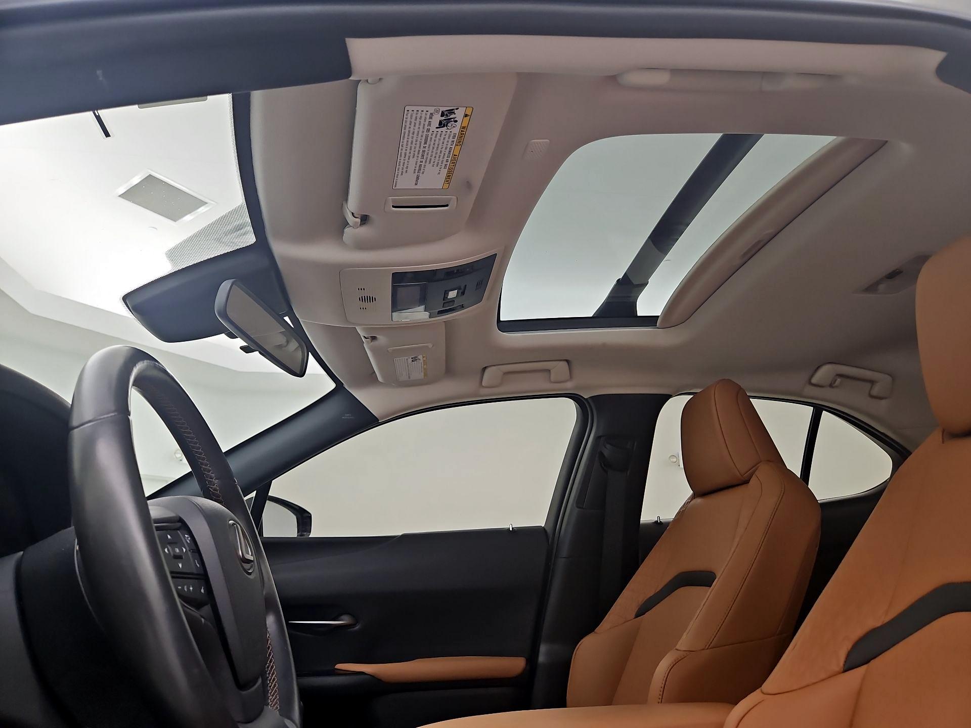 Thumbnail: 2022 Lexus UX - 19