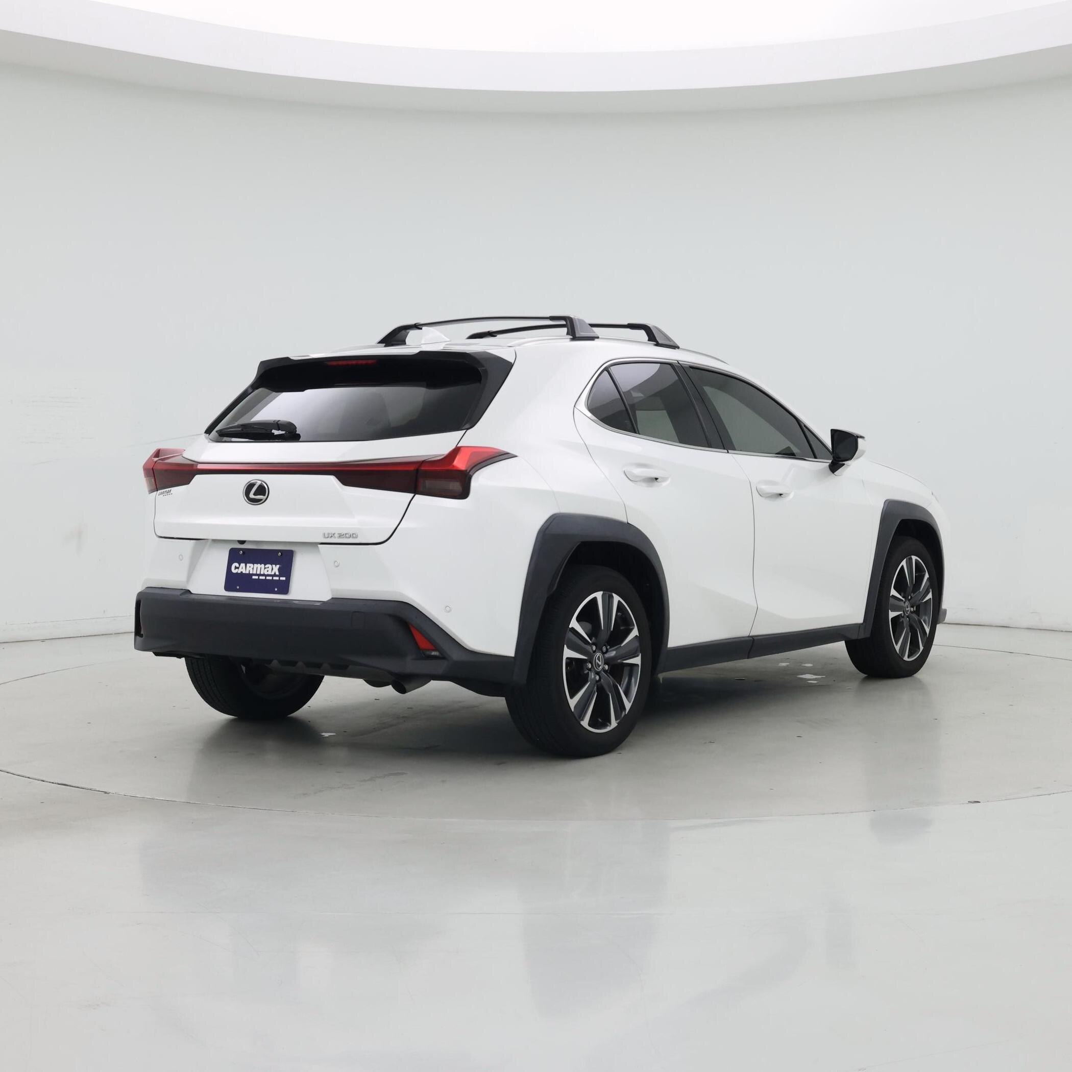 Thumbnail: 2022 Lexus UX - 8