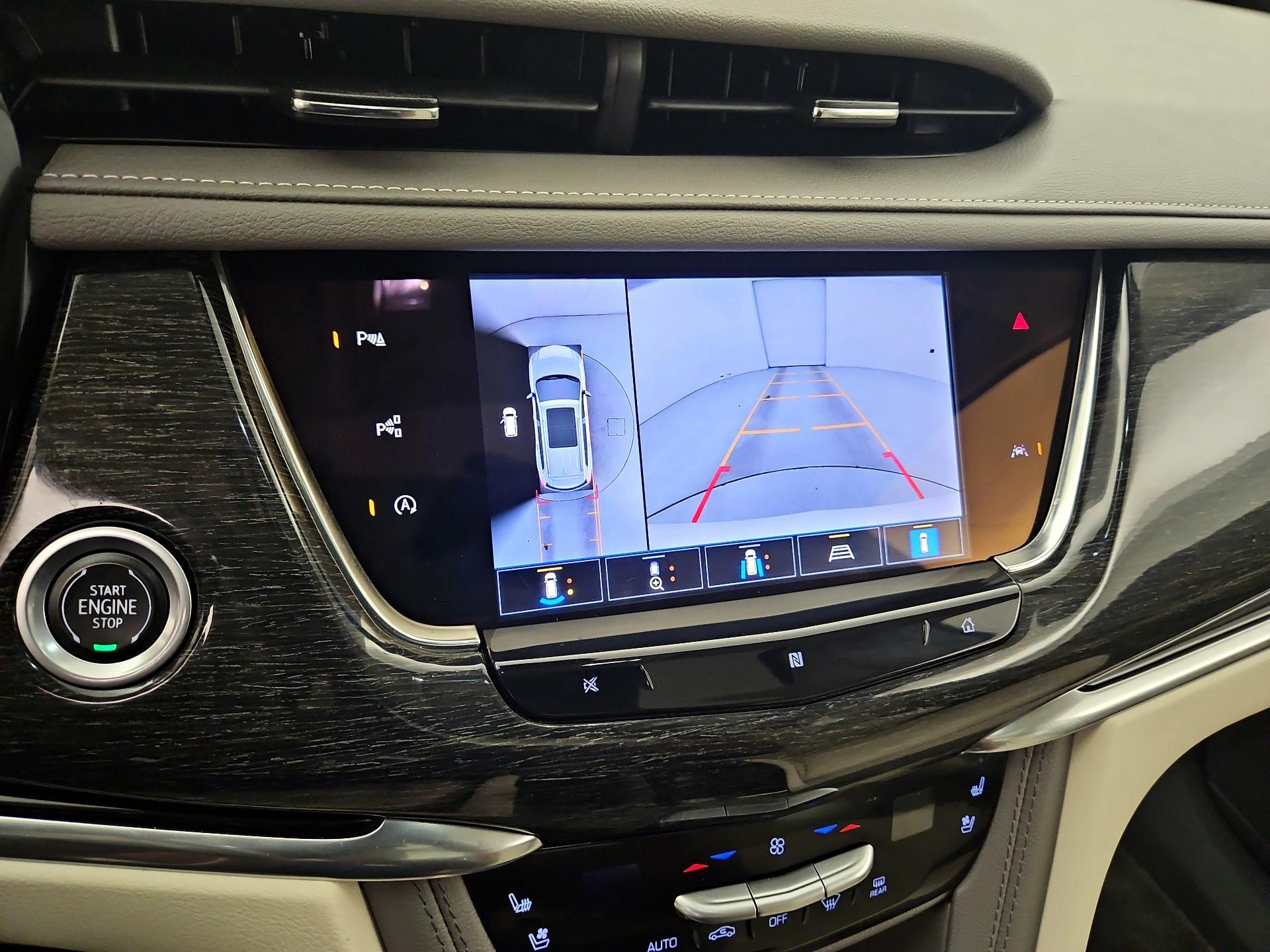 Thumbnail: 2021 Cadillac XT6 - 14